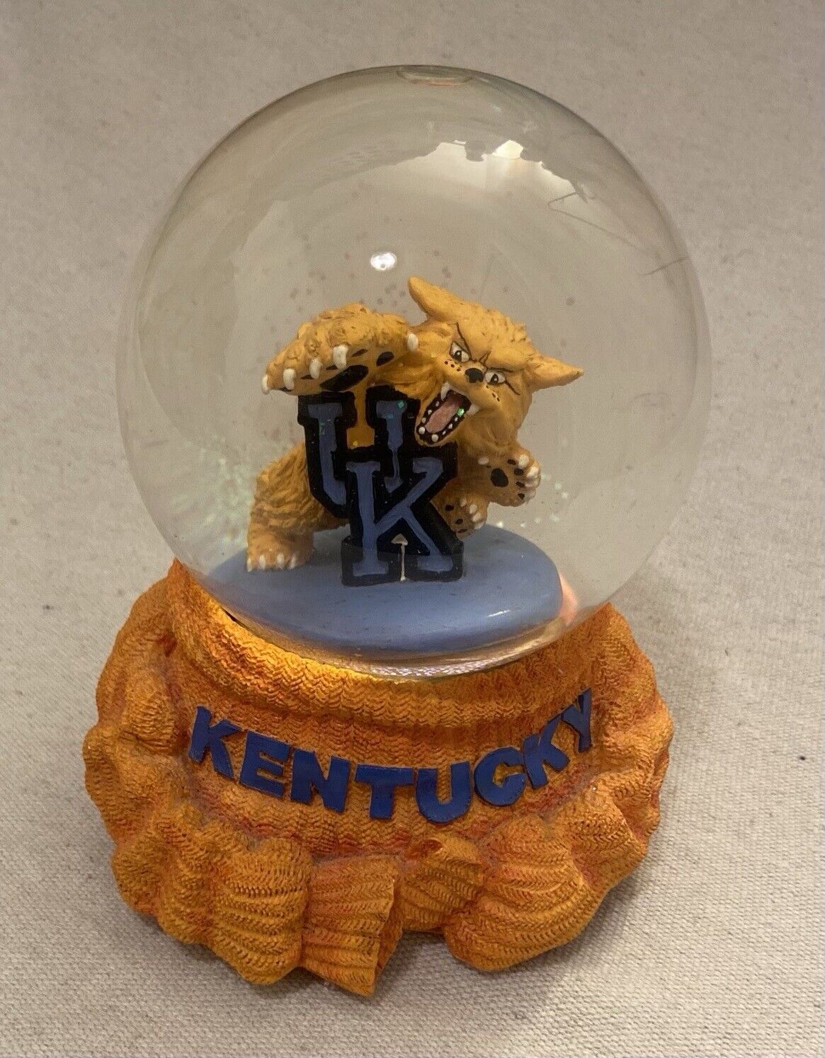 University Of Kentucky Wildcats Snow Globe