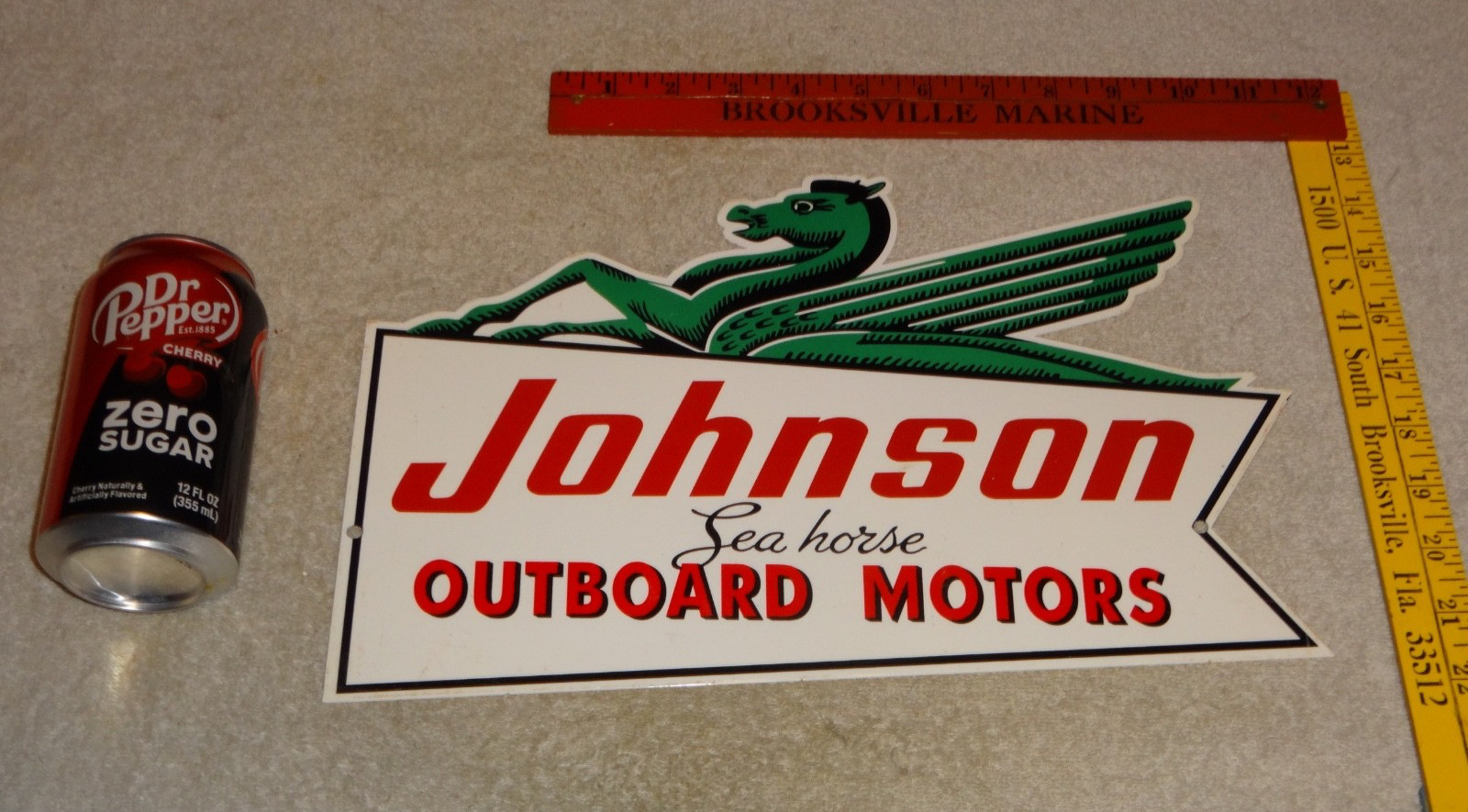 VINTAGE JOHNSON SEAHORSE OUTBOARD BOAT MOTOR 13.5 VINTAGE JOHNSON SEAHORSE OUTBOARD BOAT MOTOR 13.5