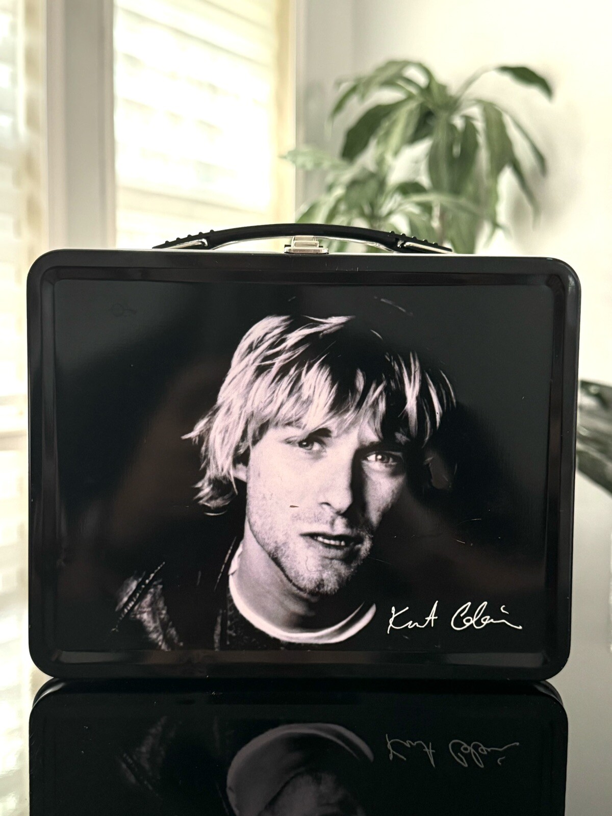 Vintage 2001 NECA Kurt Cobain Limited Edition Black Lunch Box 2797 of 6000 Vintage 2001 NECA Kurt Cobain Limited Edition Black Lunch Box 2797 of 6000