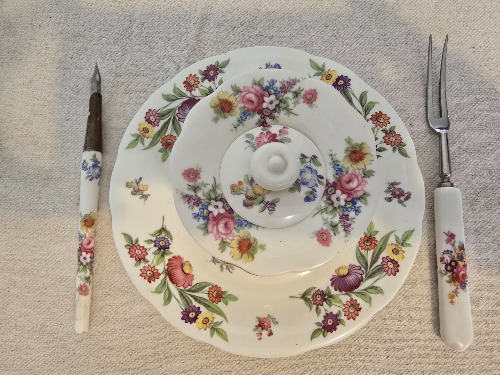 Beautiful vintage Hammersley Dresden Sprays bone china assortment
