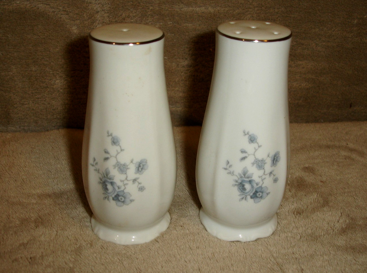 Set of Vintage Johann Haviland BLUE GARLAND Salt & Pepper Shakers Germany