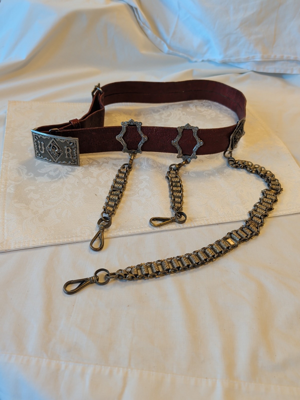 Vtg Knights Of Pythias Red Leather Sword Belt W/Buckle And Ornate Motif, 40 Vtg Knights Of Pythias Red Leather Sword Belt W/Buckle And Ornate Motif, 40