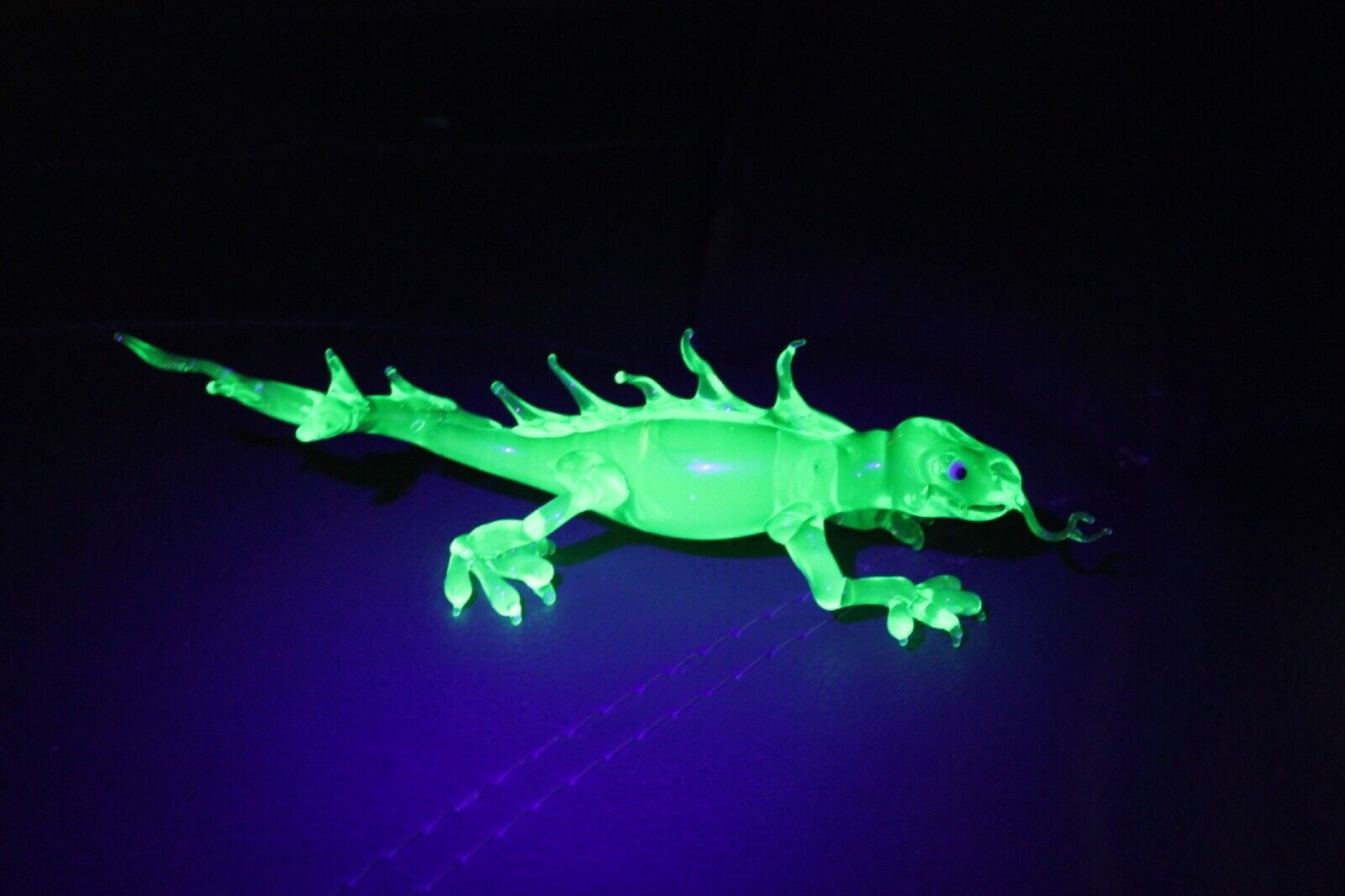 Uranium Glass Lizard Salamander Figurine Glass UV Lizard  Vaseline Glass