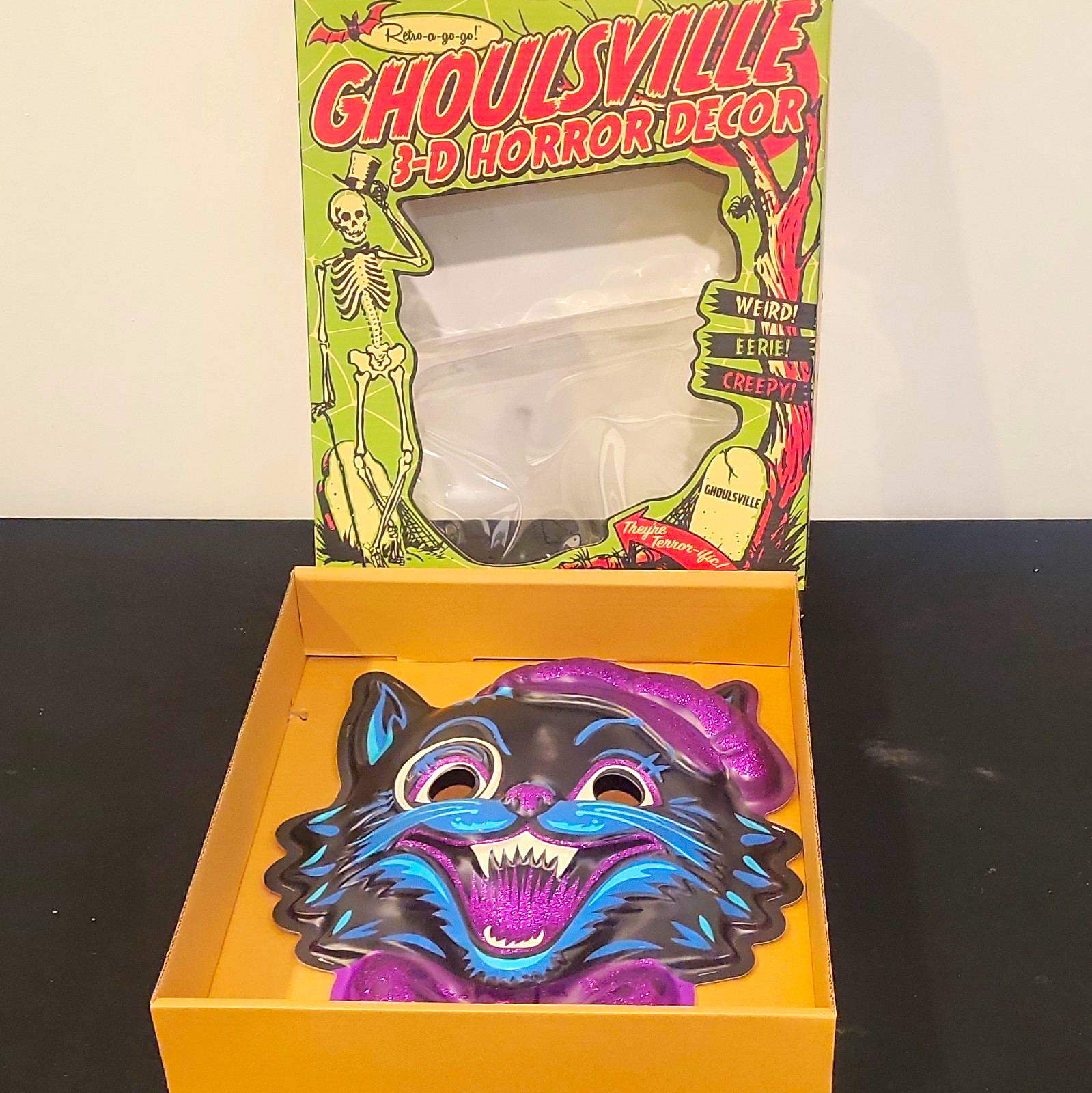 Retro-a-go-go Ghoulsville 3-D Kansas City Kitty Large Halloween Wall Mask