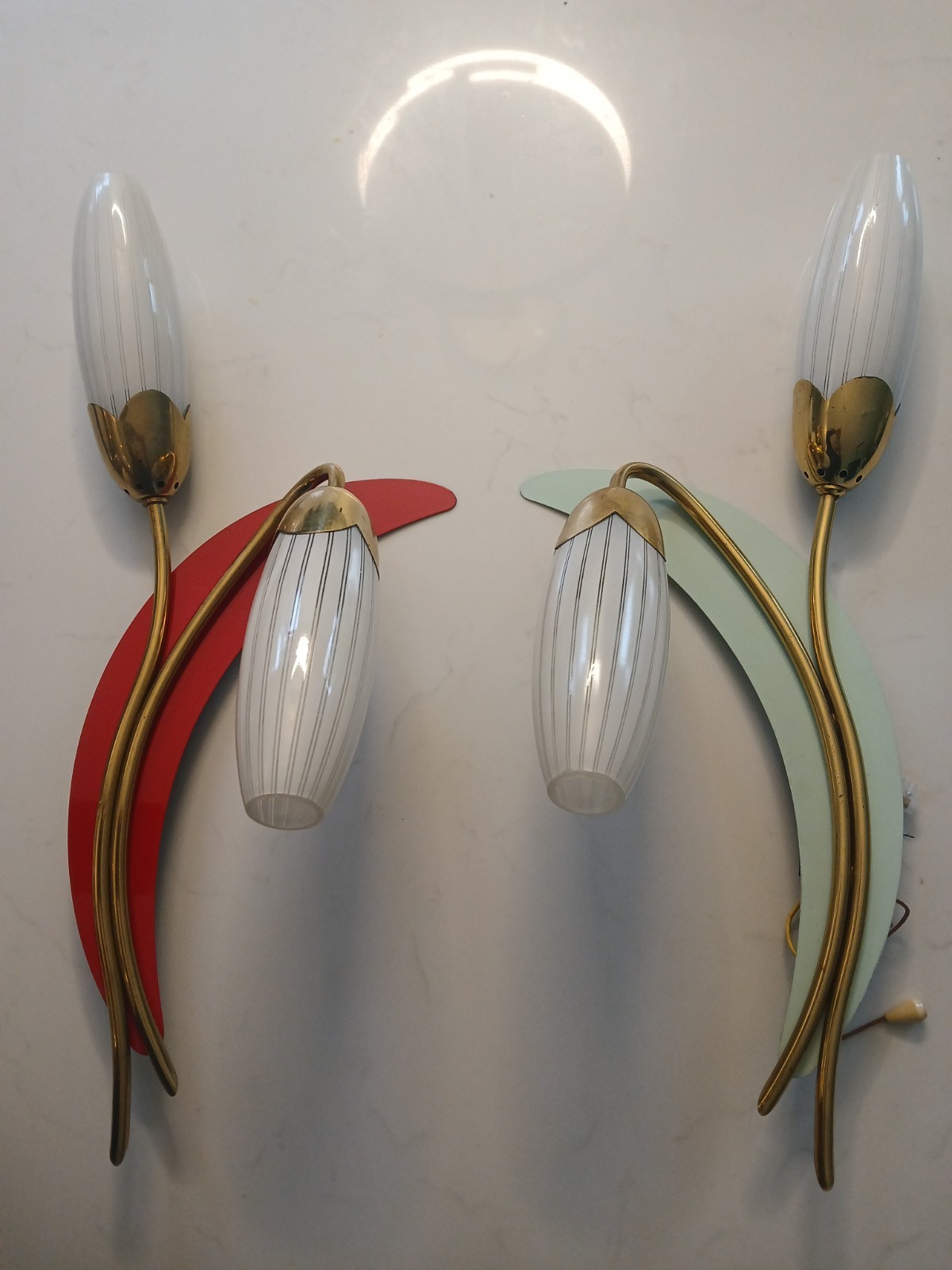 A lovely pair of Italian 1950s wall lights.