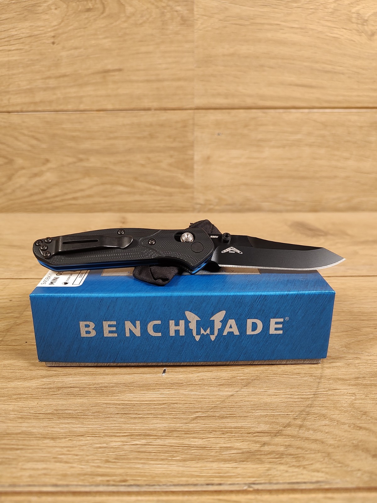 New Benchmade 945BK-1 Mini Osborne Knife Reverse Tanto CPM-S30V Blade Brand New New Benchmade 945BK-1 Mini Osborne Knife Reverse Tanto CPM-S30V Blade Brand New