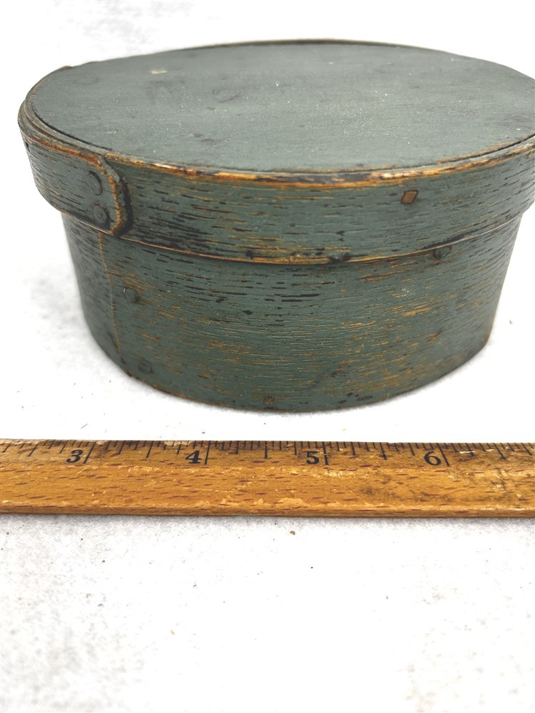 antique pantry box 5.5 x 2.25 round green paint unusual original signed 19thc 