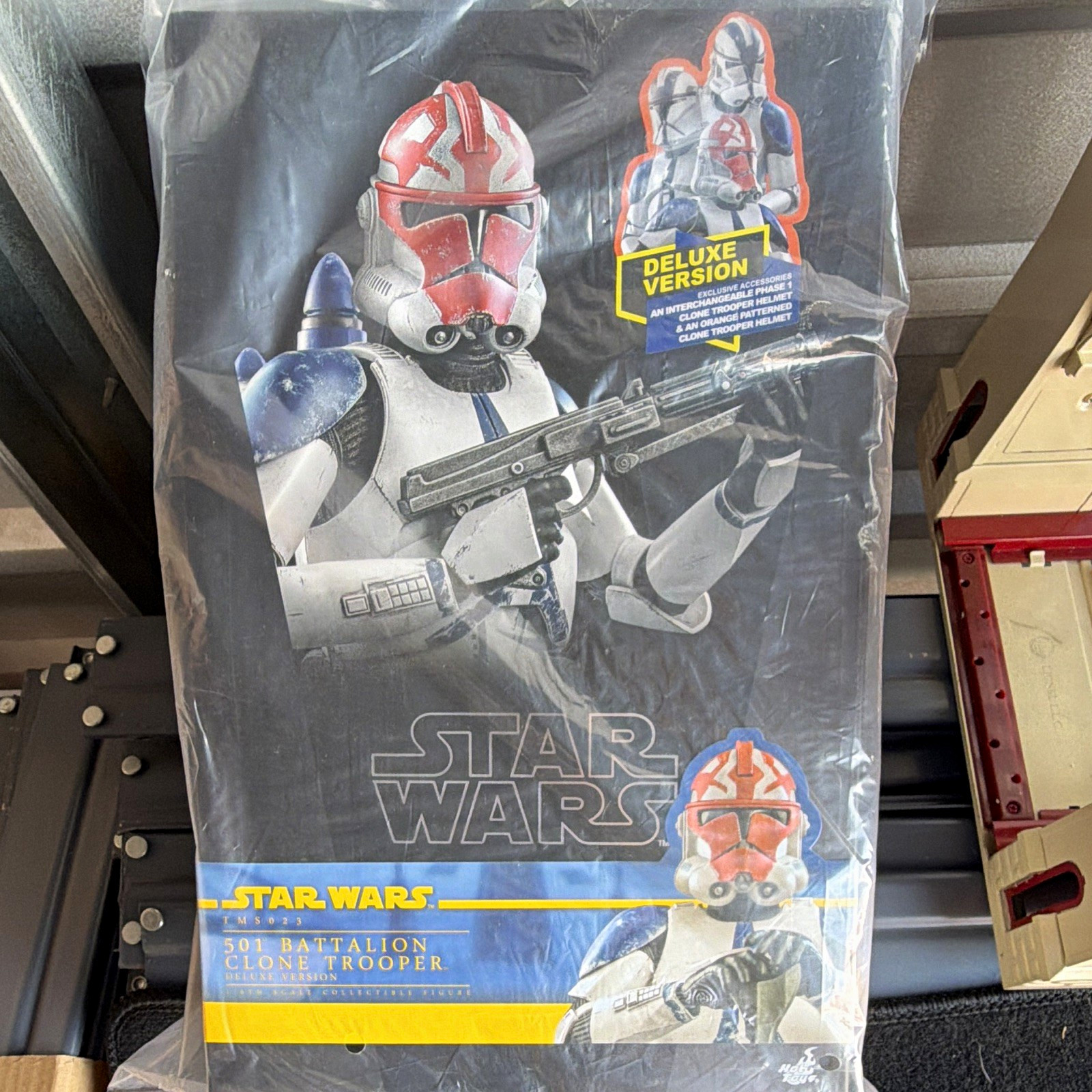Hot Toys Star Wars 501st Battalion Clone Trooper Deluxe 1/6 Figure TMS023