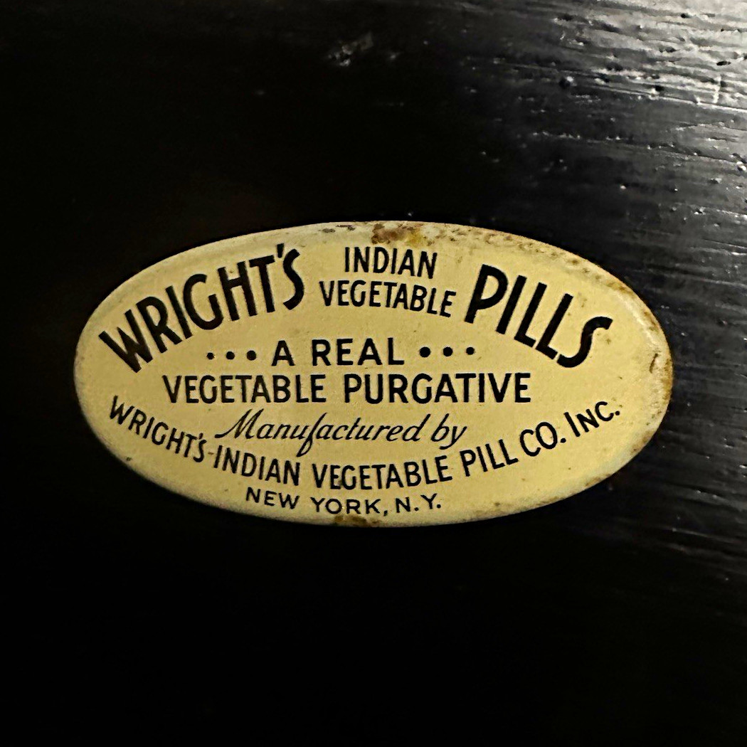Wright's Indian Vegetable Pills Advertising Tin Medicine & First Aid Beige/Black