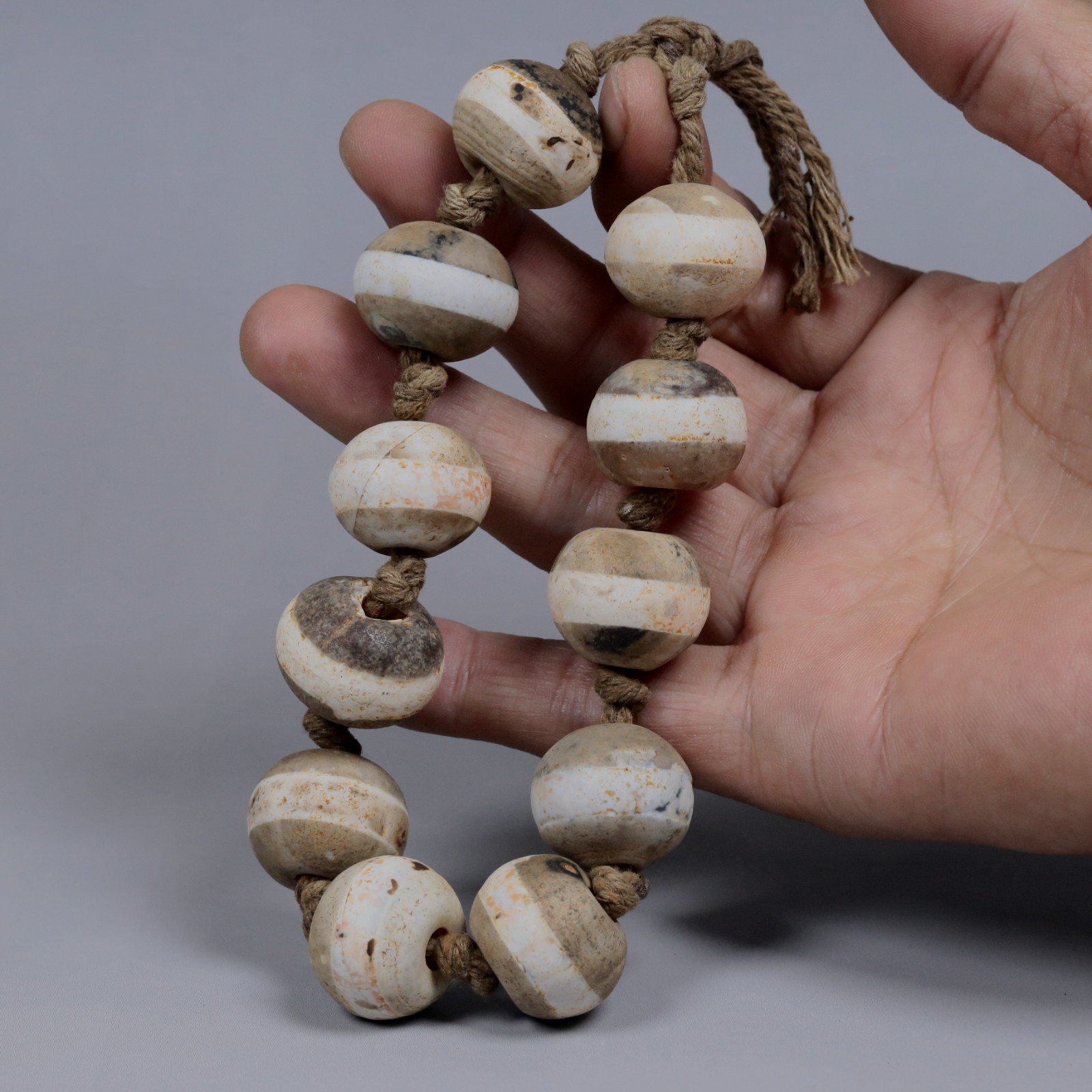 Dzi Old Bead Tibetan Himalayan Nepalese Antiquities Agate Prayer Mala Beads