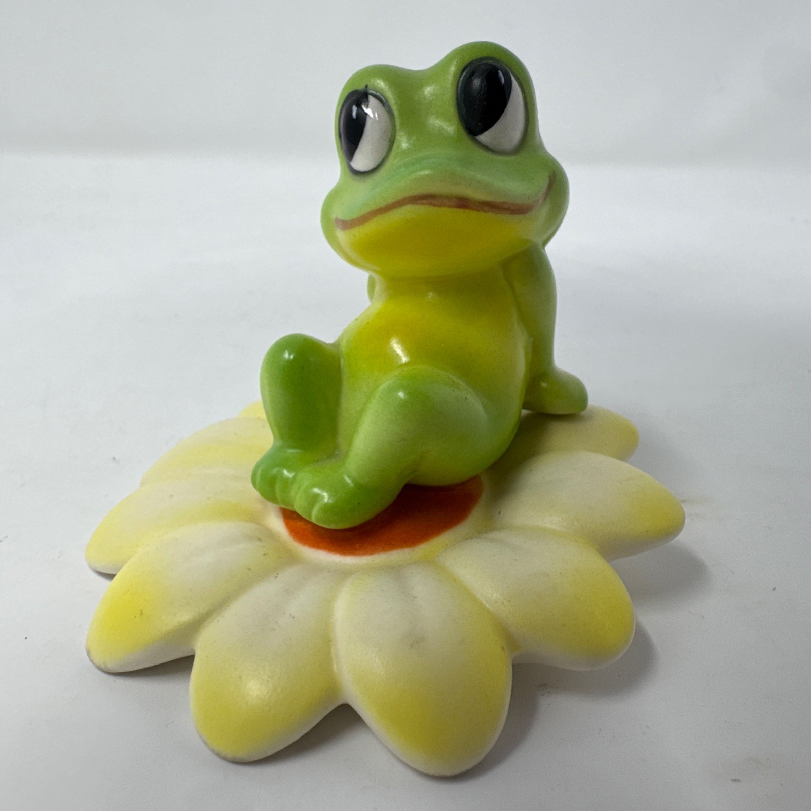 Vinatge Josef originals Pixie Frog On Flower Lilly Pad HTF Rare Figurine Korea