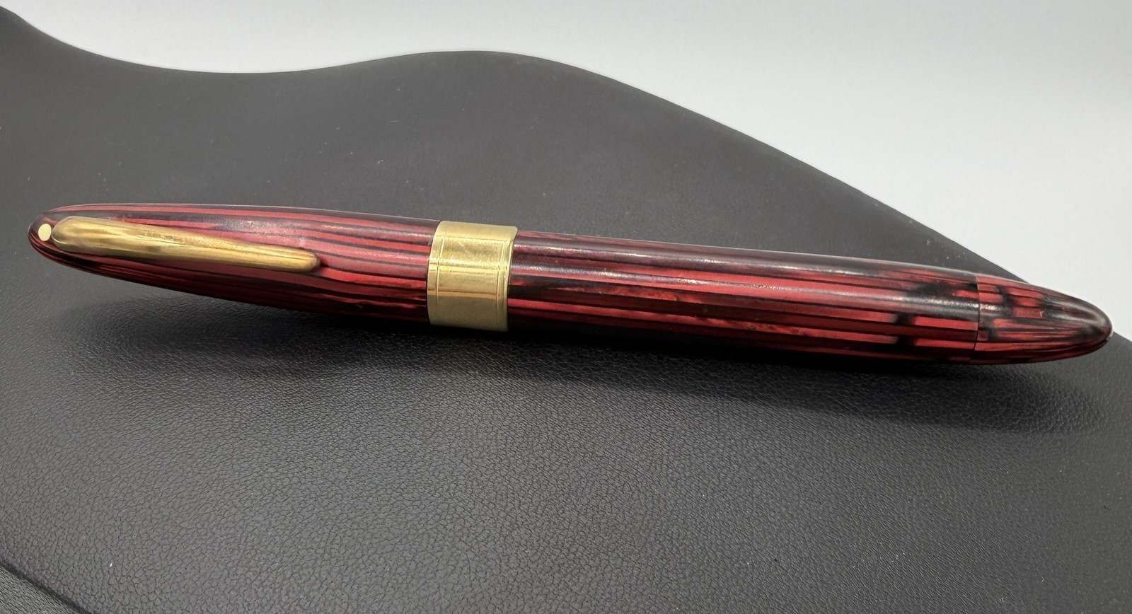 Fat Sheaffer 1250 Lifetime Vac Fountain Pen Red Striated 14K Gold Triumph Nib