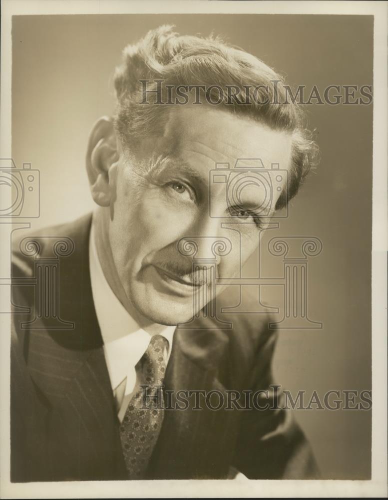 1951 Press Photo Stage & Radio Actor Philip Clarke - nox13207