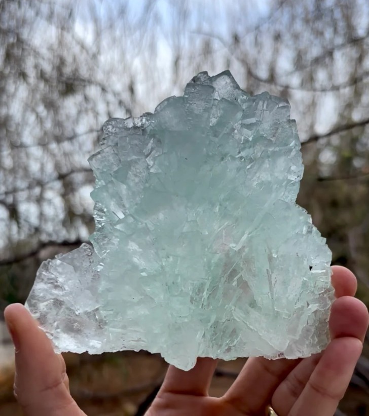 Icy Green Halite Specimen – Exceptional Luster