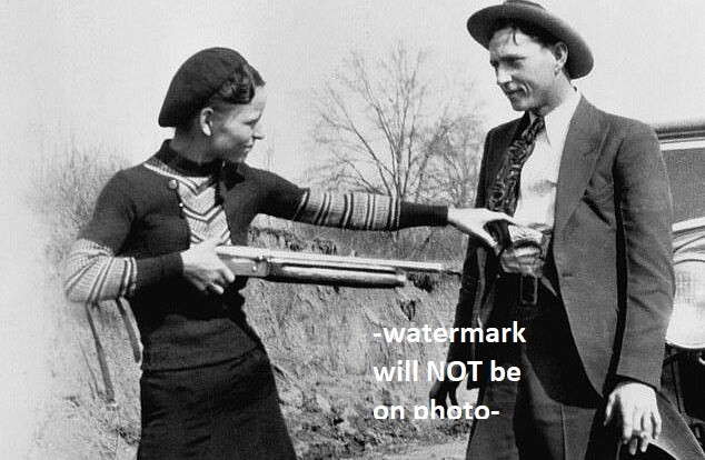 1932 Bonnie Parker Shotgun PHOTO Gangster Bonnie and Clyde Gang Gun Play