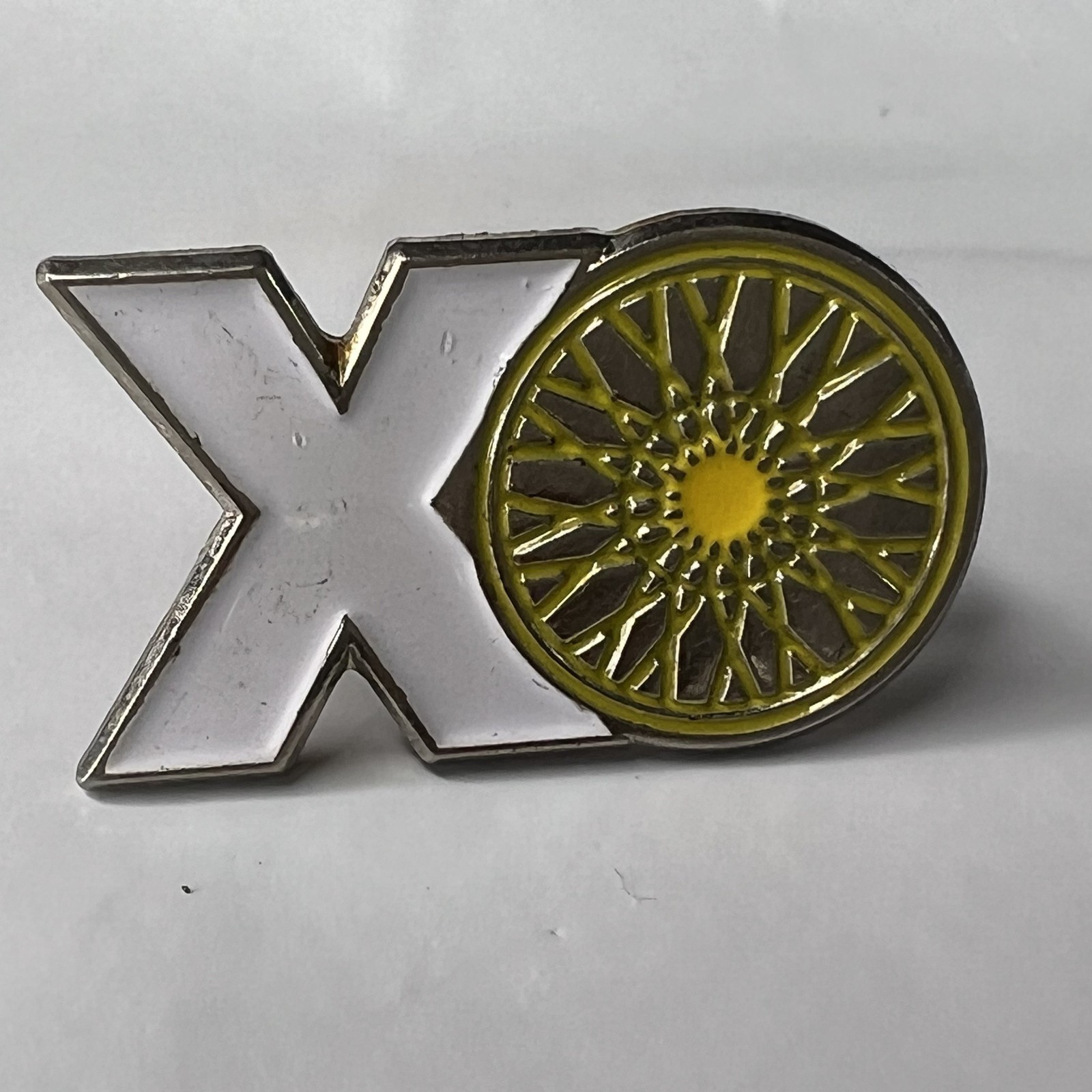 XO Luxury Wheels Vintage Pin Hat Lapel Pin #14