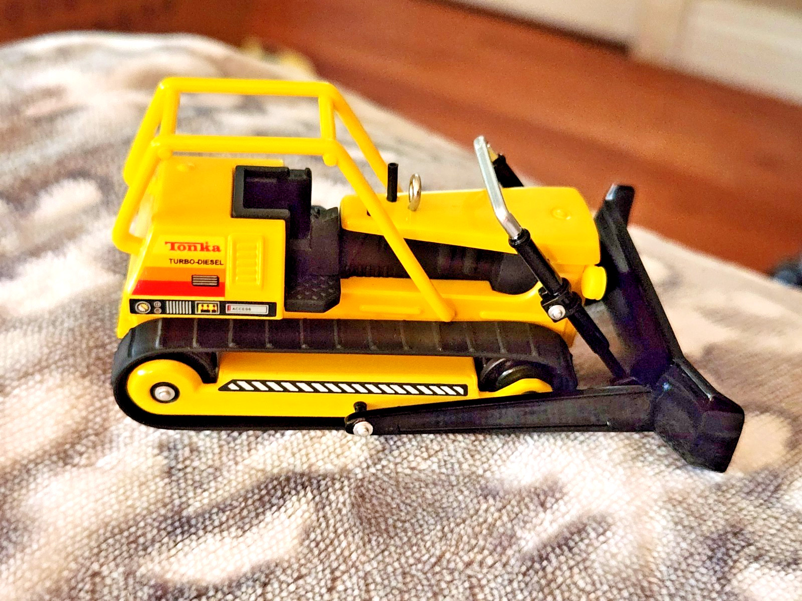 Hallmark Keepsake Ornament 2017 Mighty Tonka Bulldozer QX13022 * NEW IN BOX