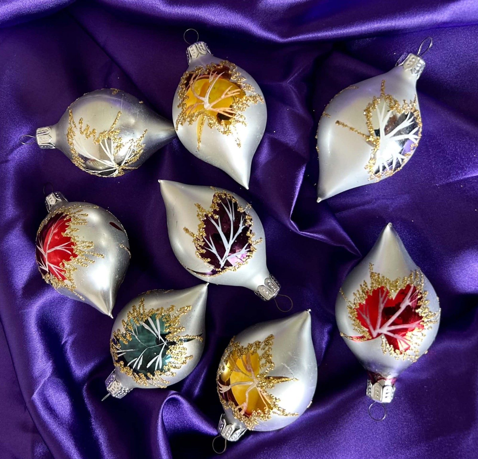 Christmas Classics VINTAGE GLASS LEAF ORNAMENTS Europe, Fall, Autumn, Maple, Oak Christmas Classics VINTAGE GLASS LEAF ORNAMENTS Europe, Fall, Autumn, Maple, Oak