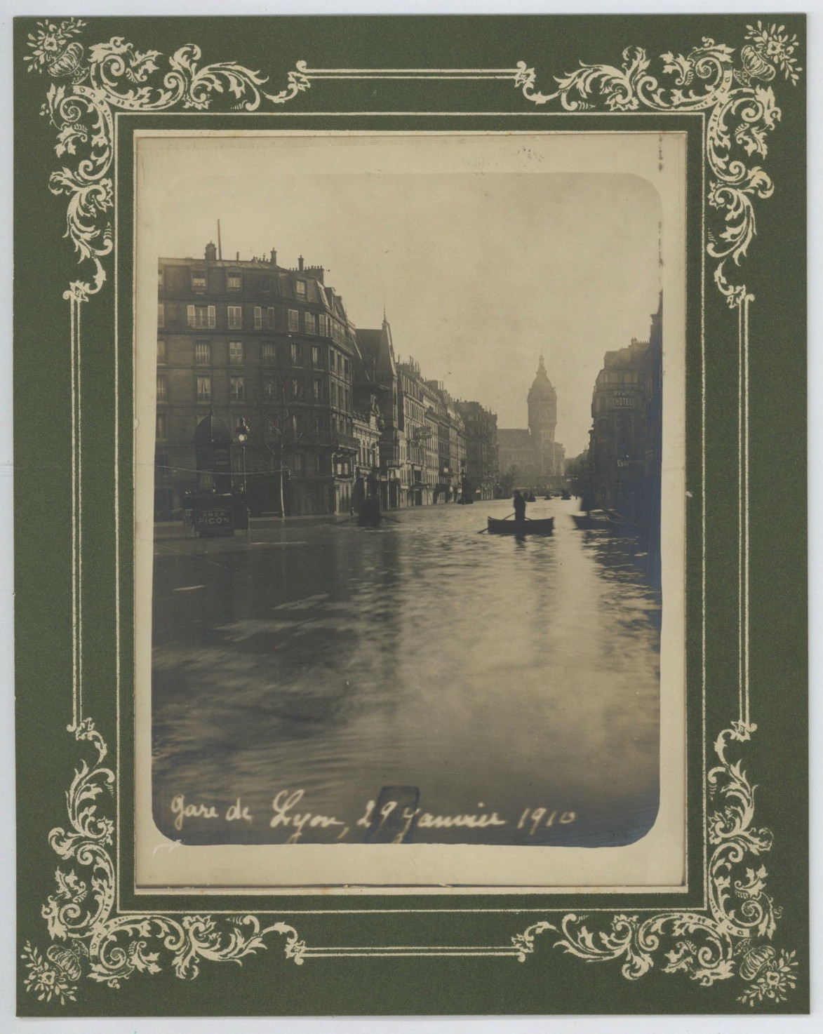 Paris, Gare de Lyon, floods of 1910 silver print 13x18 Circa Paris, Gare de Lyon, floods of 1910 silver print 13x18 Circa