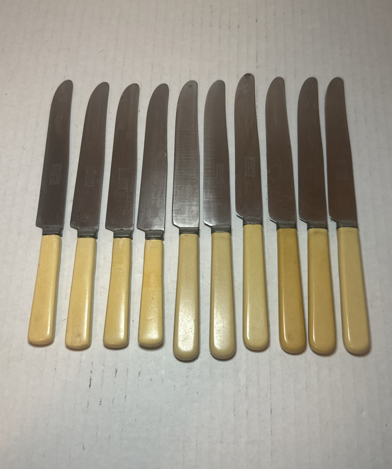 VTG Bakelite Handle STA-BRITE Stainless Steel Flatware Lot of 10 Knives VTG Bakelite Handle STA-BRITE Stainless Steel Flatware Lot of 10 Knives