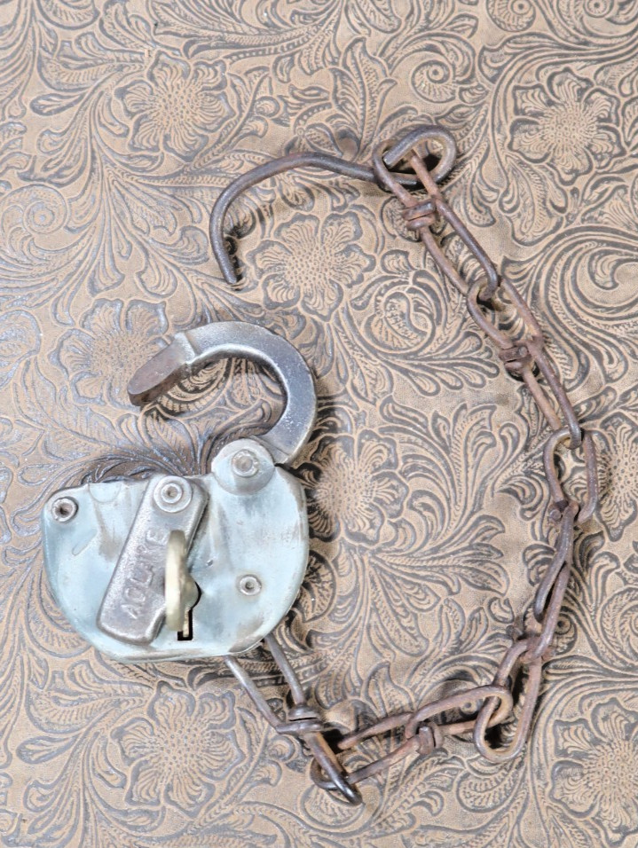 ANTIQUE 1920\'s ADLAKE Union Padlock C&NW Railroad ANTIQUE 1920\'s ADLAKE Union Padlock C&NW Railroad