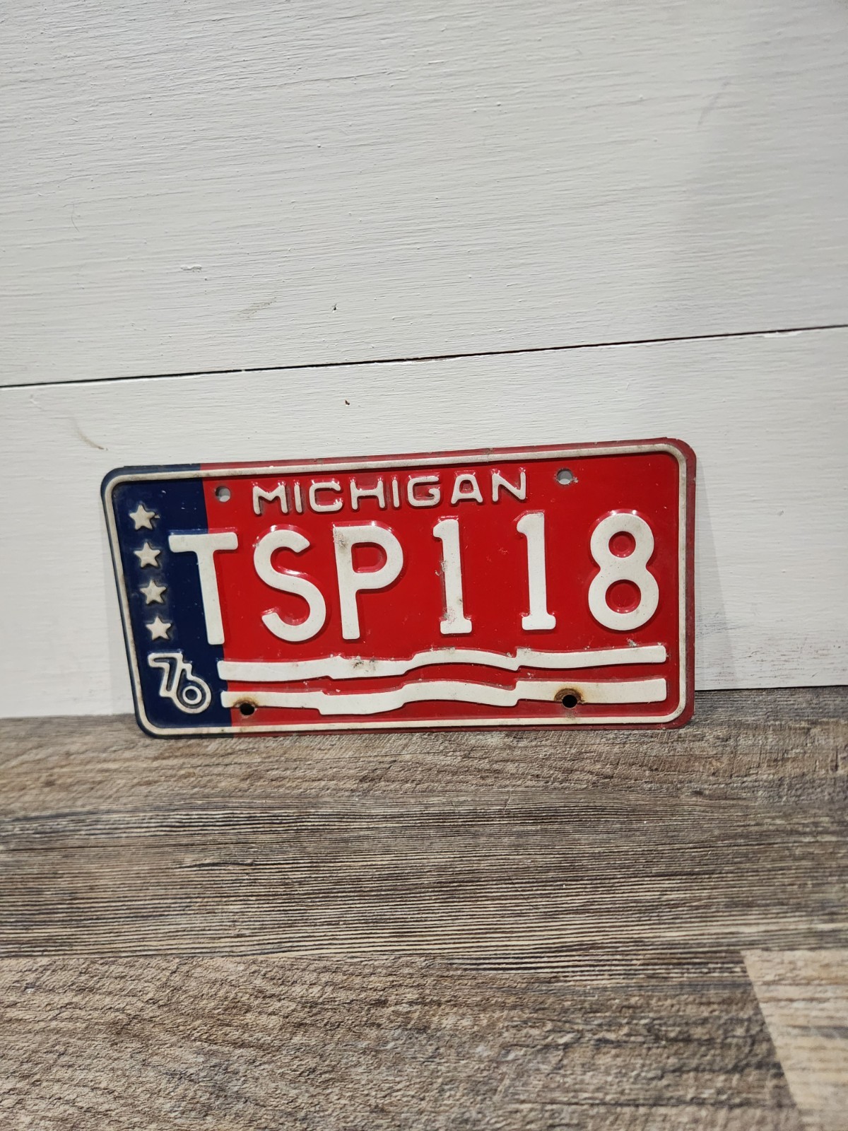 Vintage 1976 Michigan Bicentennial American Flag USA Rustic License Plate