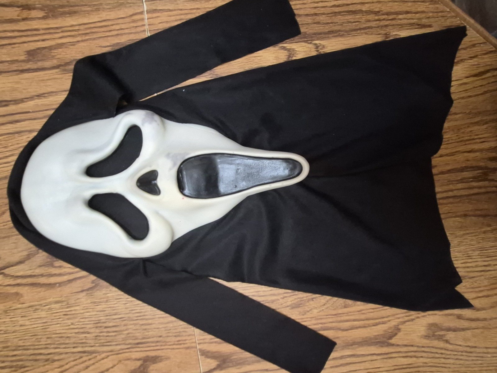 Vintage Ghost Face Scream Movie Mask Gen 1/2 Poly 97-99 Fun World Div