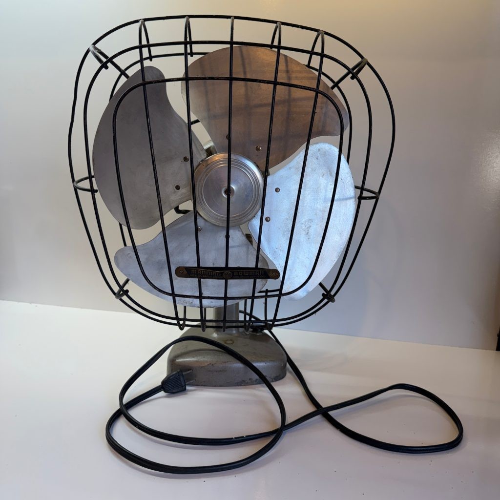Manning Bowman Model 60 Vintage Electric Table Fan Aluminum Blades 110-120V READ Manning Bowman Model 60 Vintage Electric Table Fan Aluminum Blades 110-120V READ