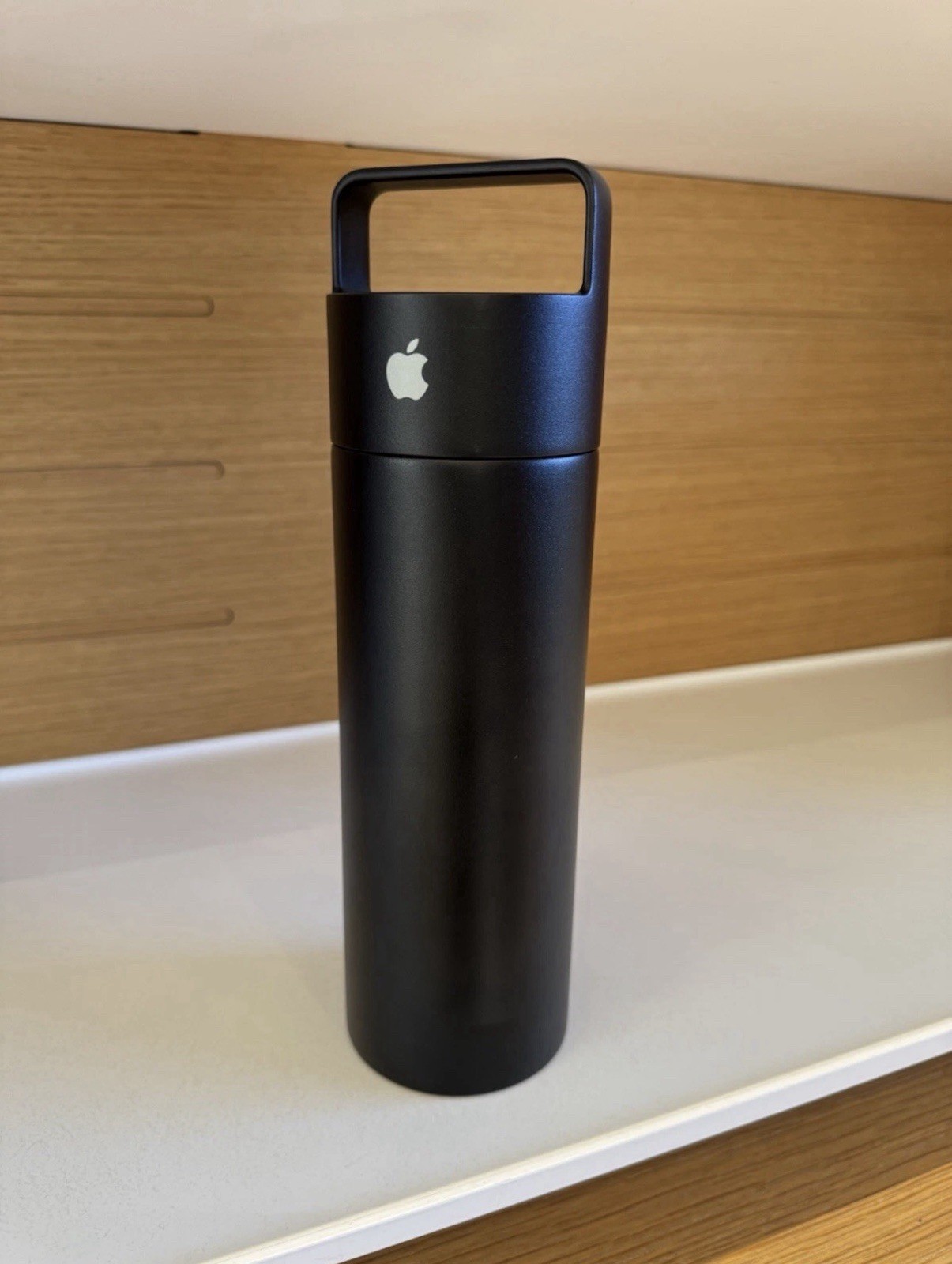 BRAND NEW Apple Park Black Water Bottle WWDC 2026 + Free Gift bag BRAND NEW Apple Park Black Water Bottle WWDC 2026 + Free Gift bag
