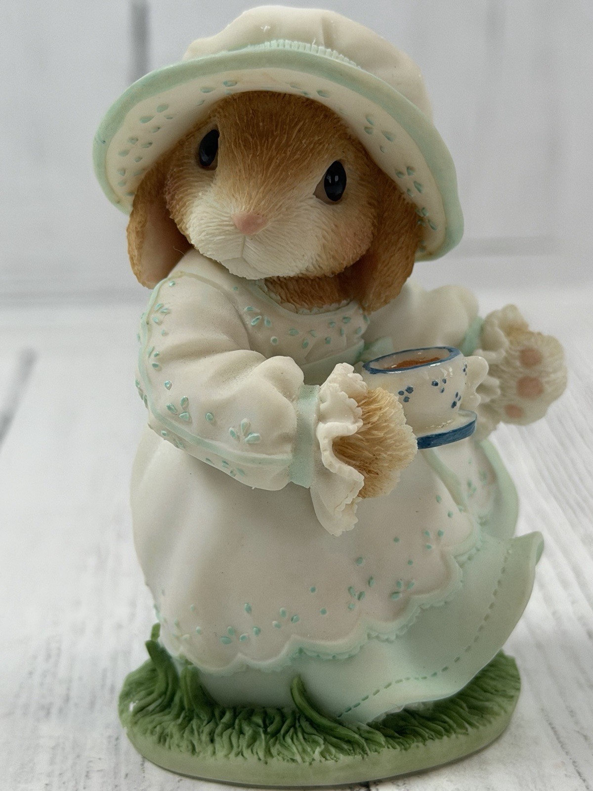 Enesco 1998 My Blushing Bunnies Daisy Hare “Tea & Friendship” #351040 Retired Enesco 1998 My Blushing Bunnies Daisy Hare “Tea & Friendship” #351040 Retired