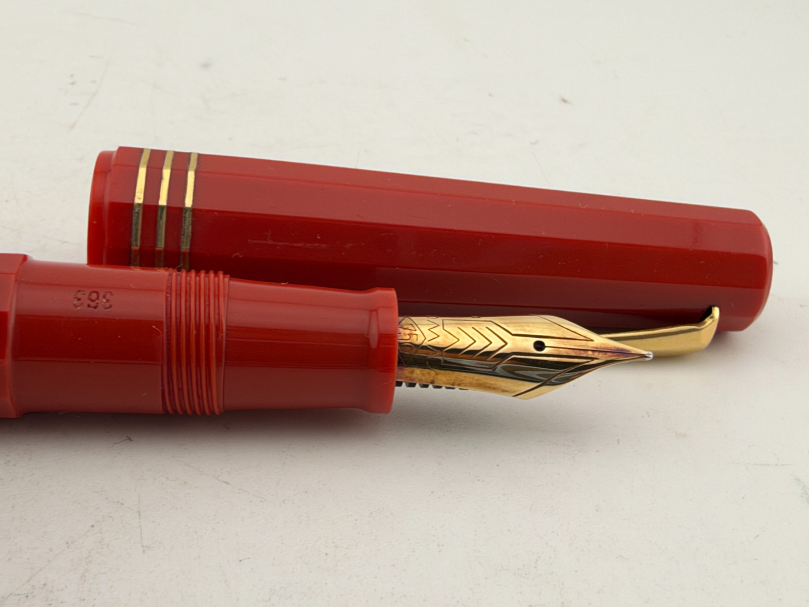 Rare OMAS Armando Simoni Club 1990's Milord Paragon Coral Fountain Pen Fine 18ct