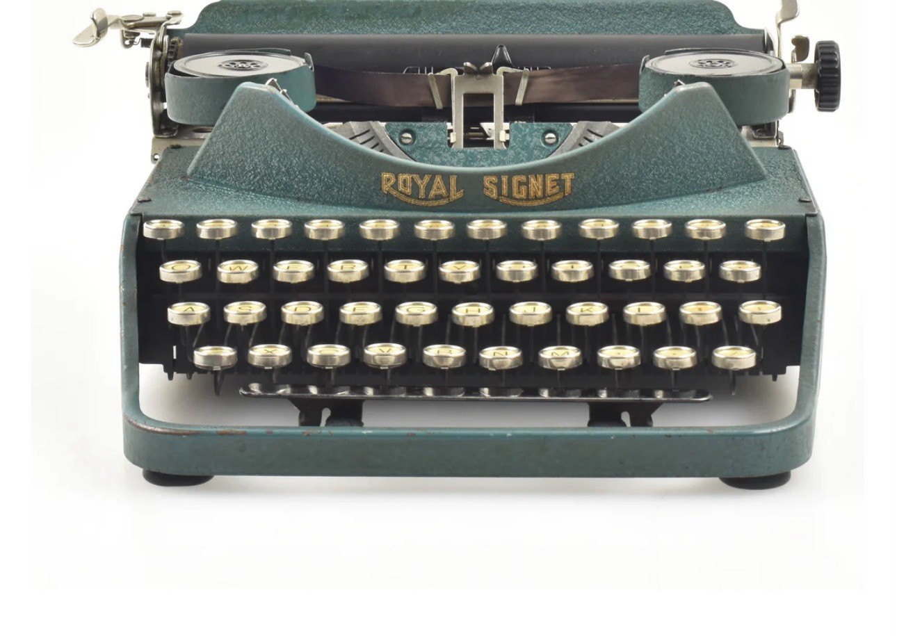 VTG 1932 Royal Signet Green manufactured 1 year from Autumn 1932- Sept. 1933 VTG 1932 Royal Signet Green manufactured 1 year from Autumn 1932- Sept. 1933