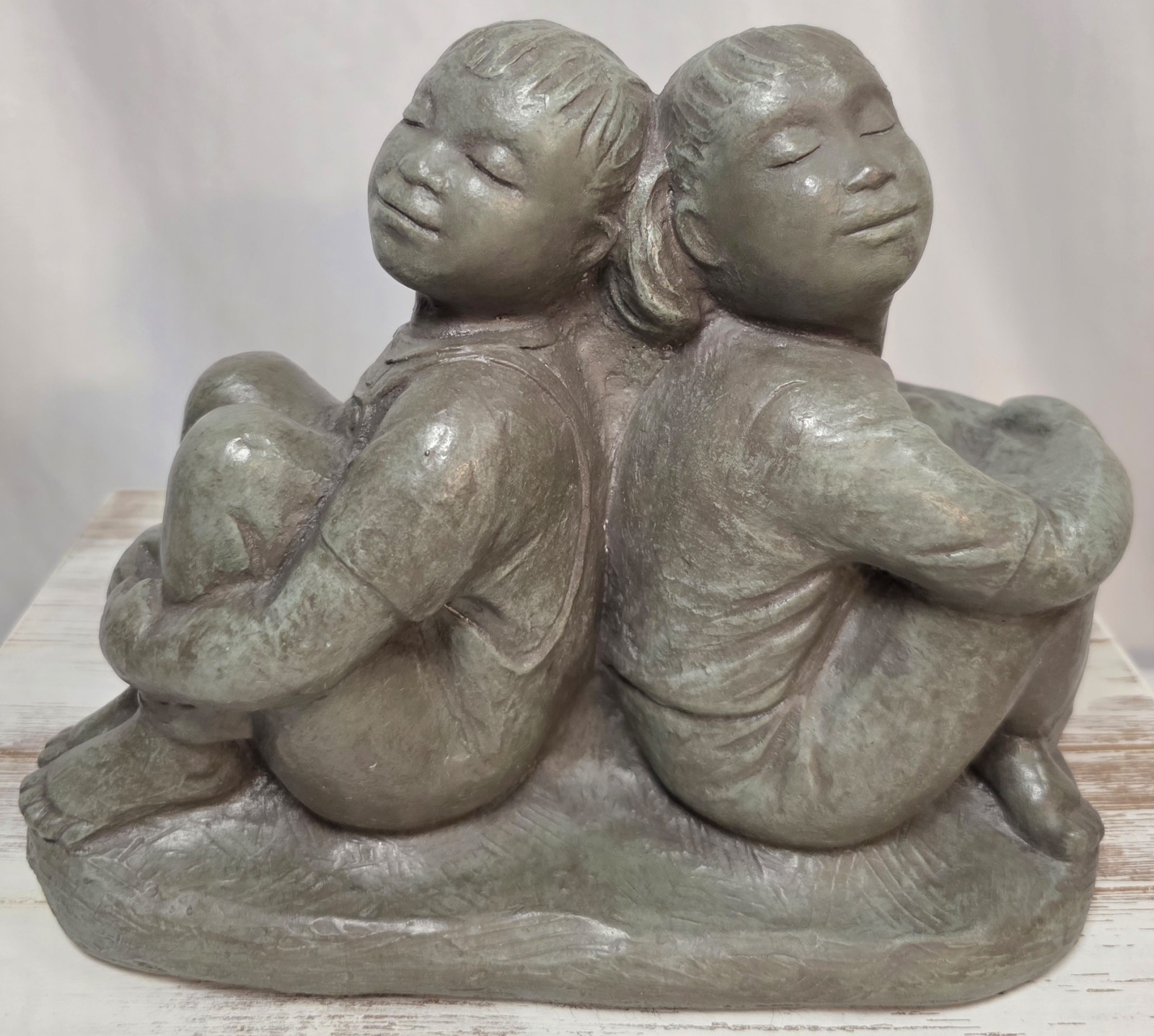 Vintage 1997 Isabel Bloom Sculpture Girls Sitting Sisters Friends Signed Retired
