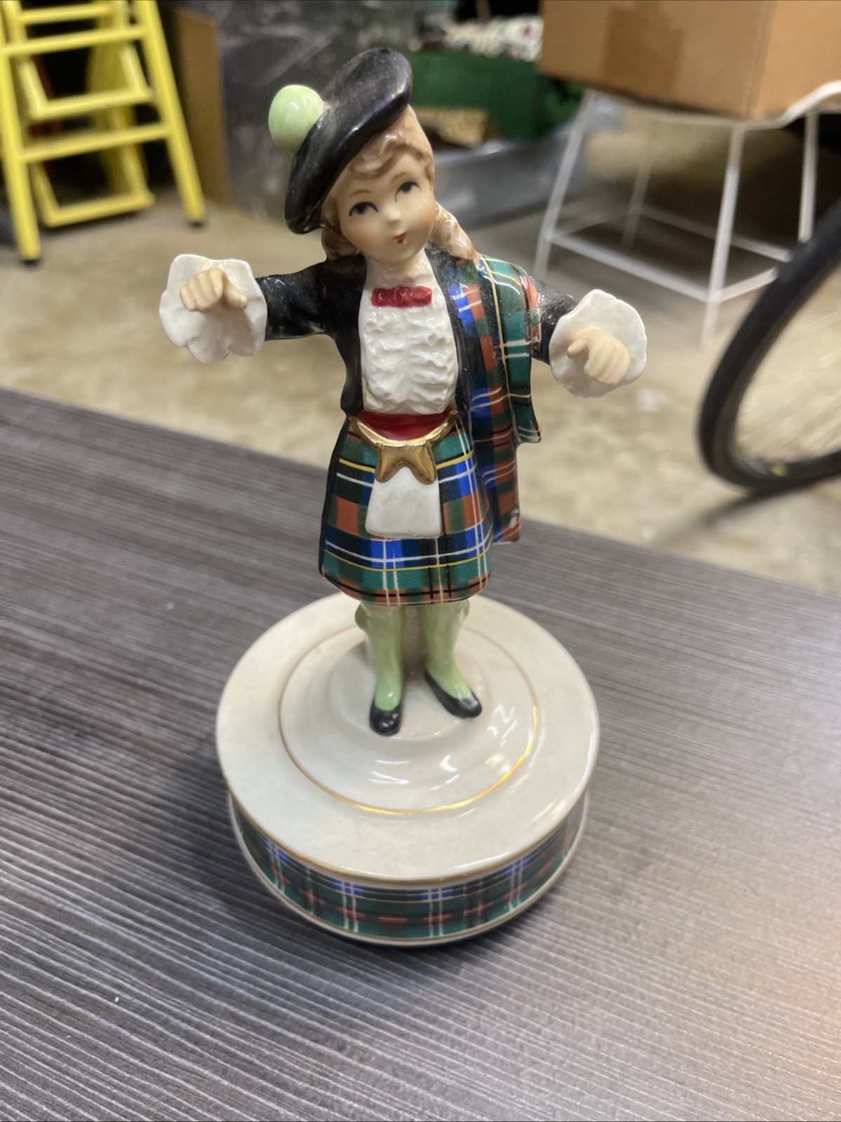 VTG Schmid Rotating Music Box Scottish Girl In Plaid Kilt Blue Bells Of Scotland