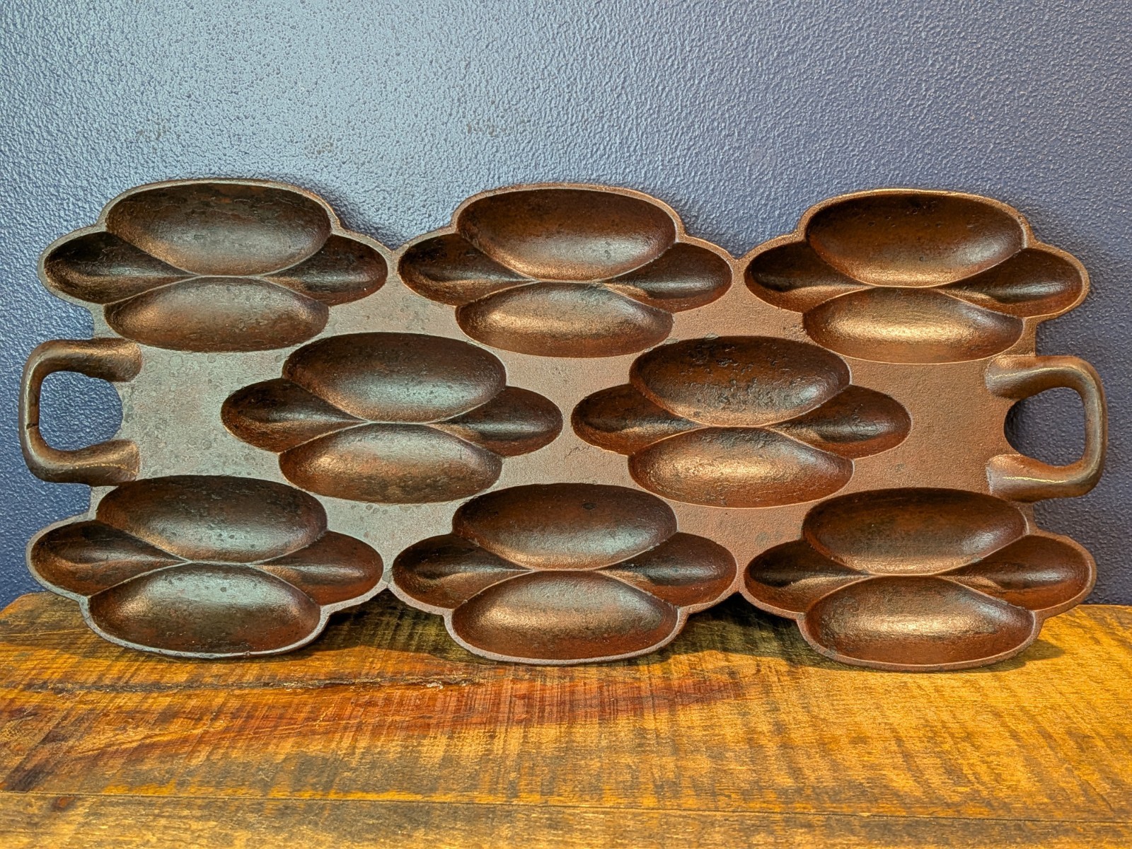 G. F. Filley #4 Cast Iron Gem or Cornbread Pan - Restored and Ready Beautiful