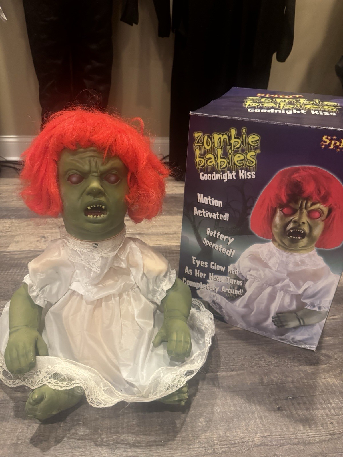 Spirit Halloween Seasonal Visions 2009 Goodnight Kiss Animated Zombie Baby(READ) Spirit Halloween Seasonal Visions 2009 Goodnight Kiss Animated Zombie Baby(READ)
