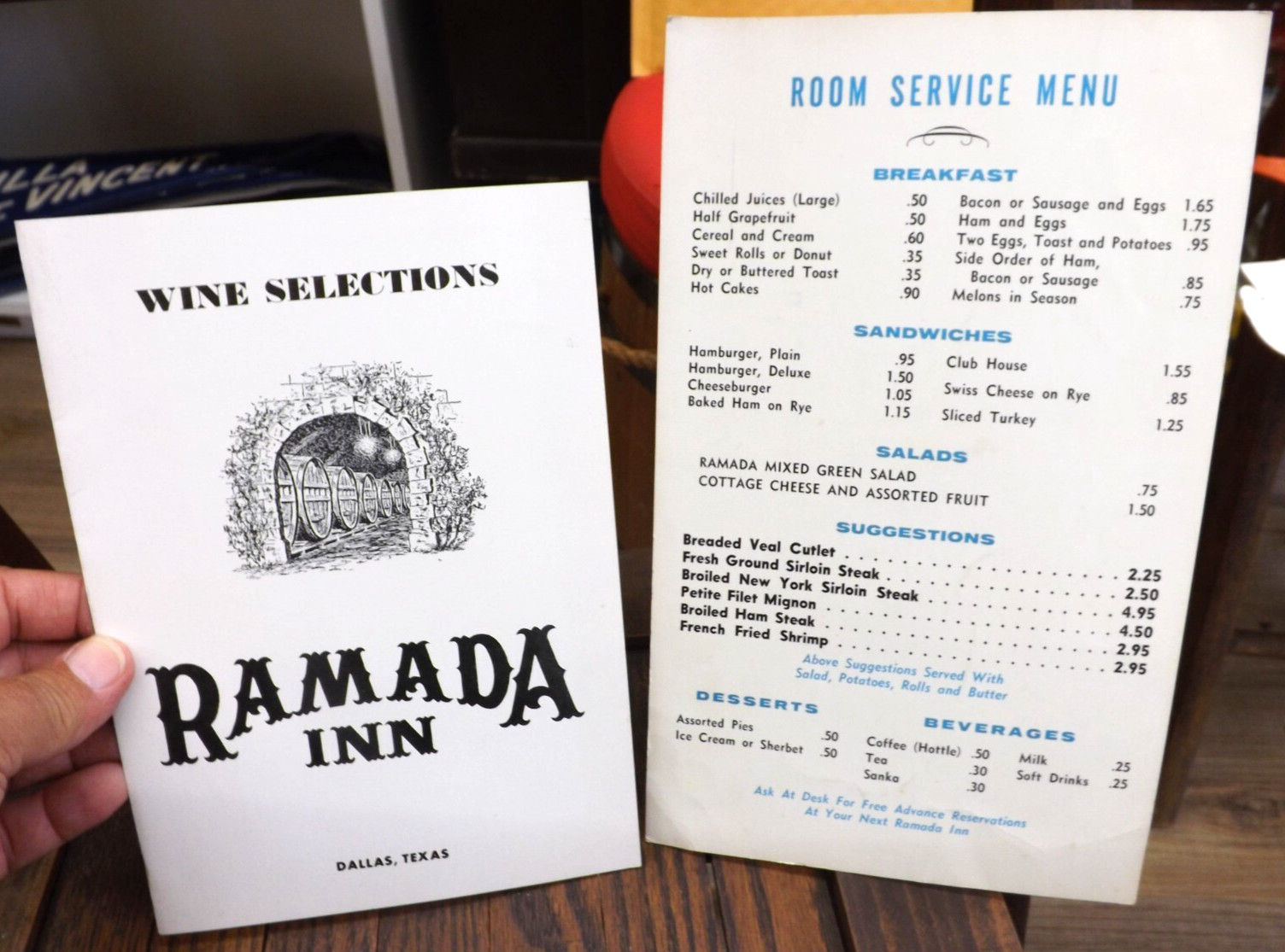VINTAGE 1969 RAMADA INN ROOM SERVICE MENU & WINE SELECTION MENU DALLAS TEXAS