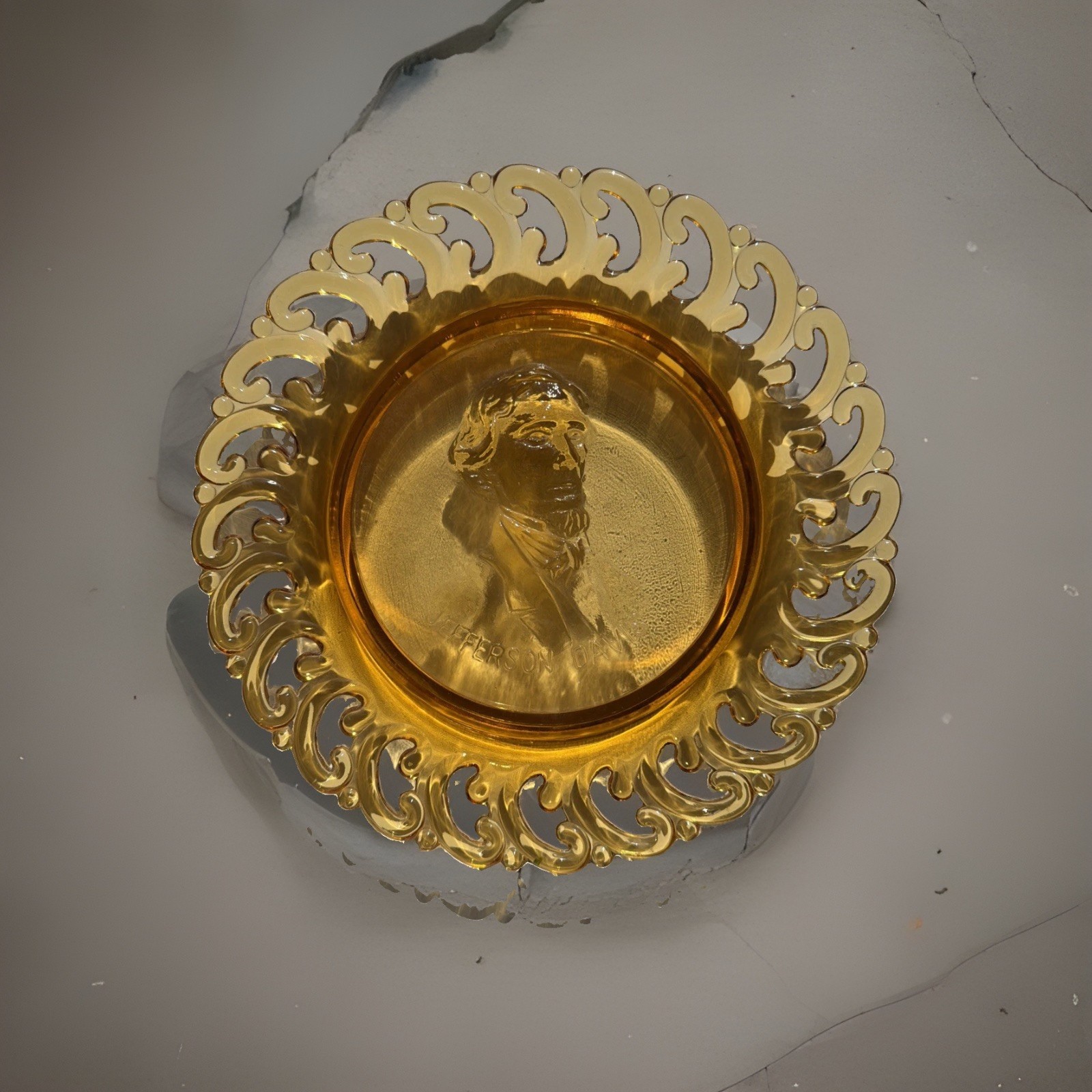 VINTAGE beautiful Amber Glass Jefferson Davis 3D Scalloped Lacy Souvenir Plate VINTAGE beautiful Amber Glass Jefferson Davis 3D Scalloped Lacy Souvenir Plate