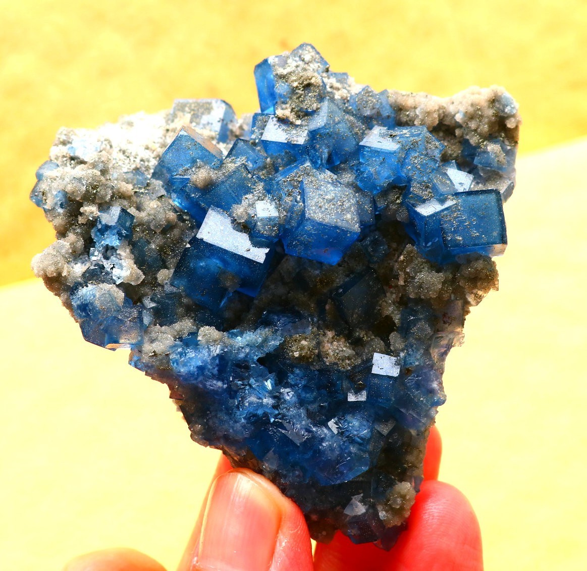 169.6g Natural Blue Cubic fluorite crystal Pyrite mineral specimen/yaogangxian 169.6g Natural Blue Cubic fluorite crystal Pyrite mineral specimen/yaogangxian