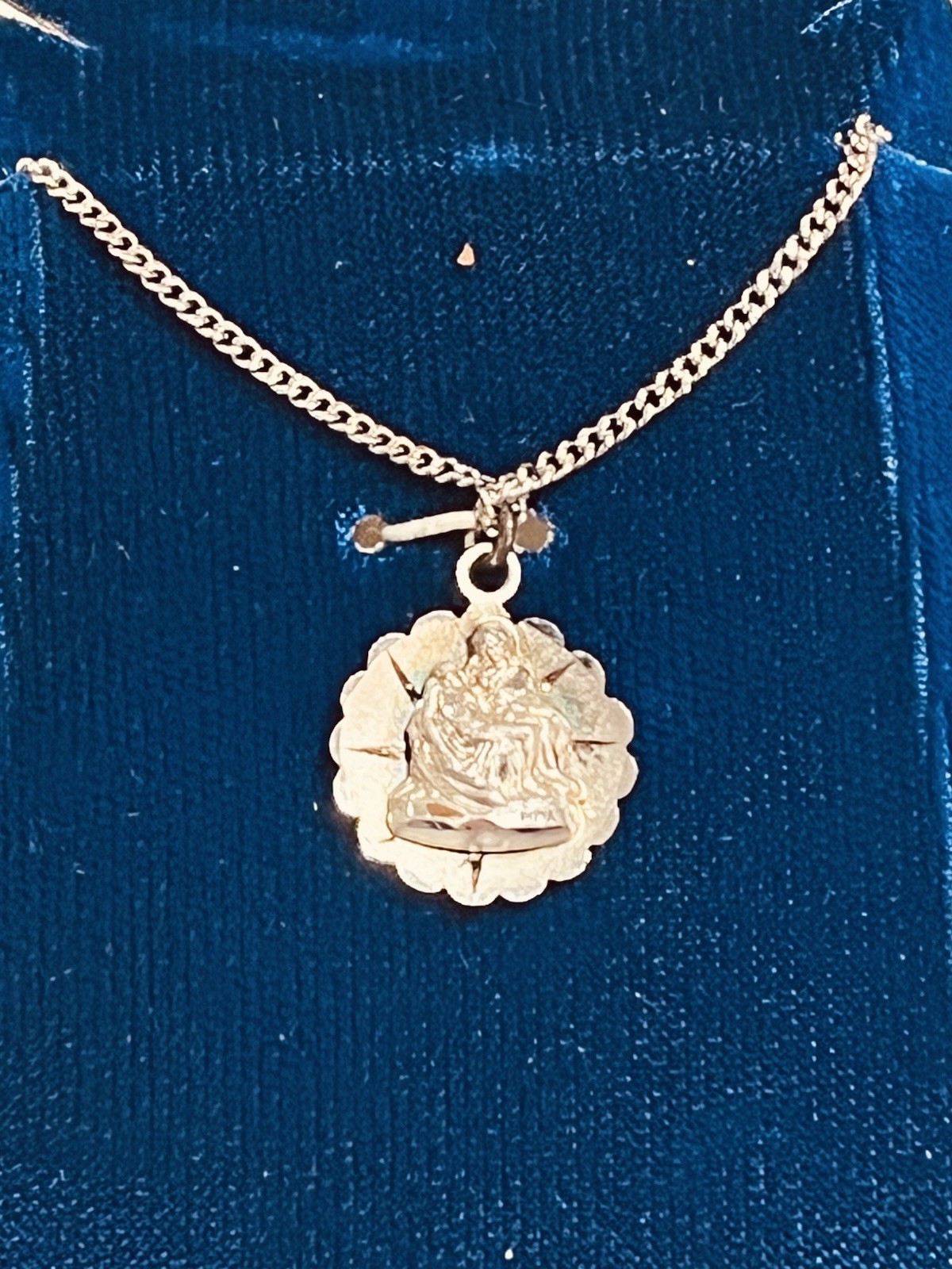 Vtg 1964 1965 NY Worlds Fair Sterling Silver Pieta Medal Necklace Catamore BOXED Vtg 1964 1965 NY Worlds Fair Sterling Silver Pieta Medal Necklace Catamore BOXED