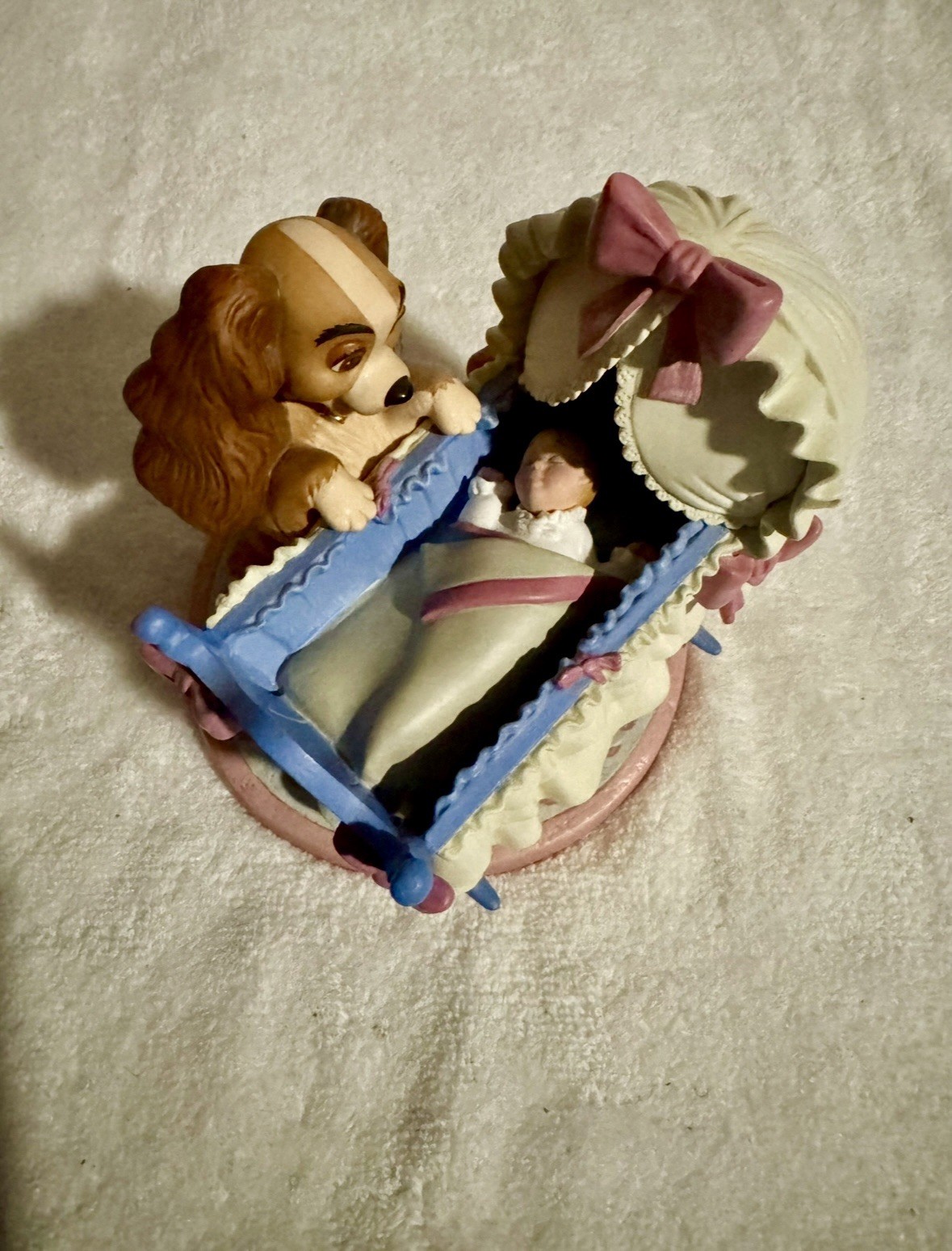 WDCC Welcome Little Darling Figurine Disney ‘s Lady & The Tramp Baby Cradle Crib