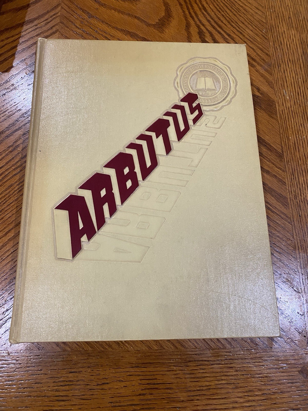 1949 ARBUTUS INDIANA UNIVERSITY YEARBOOK - BLOOMINGTON, INDIANA - YB 1946 1949 ARBUTUS INDIANA UNIVERSITY YEARBOOK - BLOOMINGTON, INDIANA - YB 1946