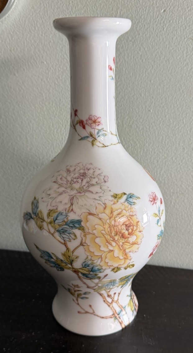 LENOX Vase rare Chrysanthemum Pattern Beautiful One Of A Kind Japan Floral LENOX Vase rare Chrysanthemum Pattern Beautiful One Of A Kind Japan Floral