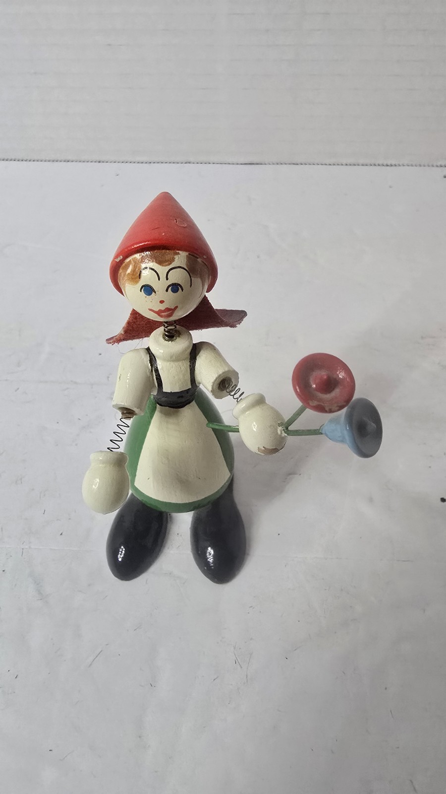 GOULA VINTAGE DUTCH WOODEN LADY HAND PAINTED BOBBLEHEAD VERY NICE AND CARED FOR GOULA VINTAGE DUTCH WOODEN LADY HAND PAINTED BOBBLEHEAD VERY NICE AND CARED FOR