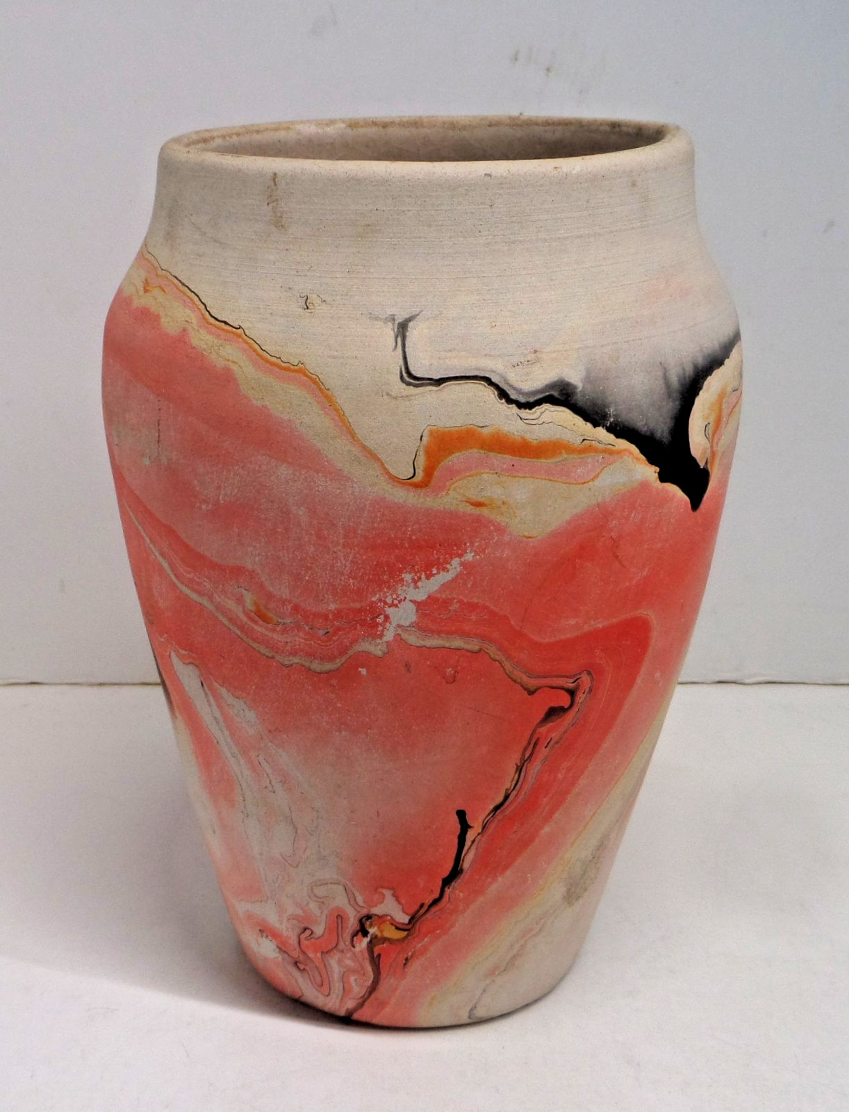 Nemadji Indian pottery vase 6 3/8