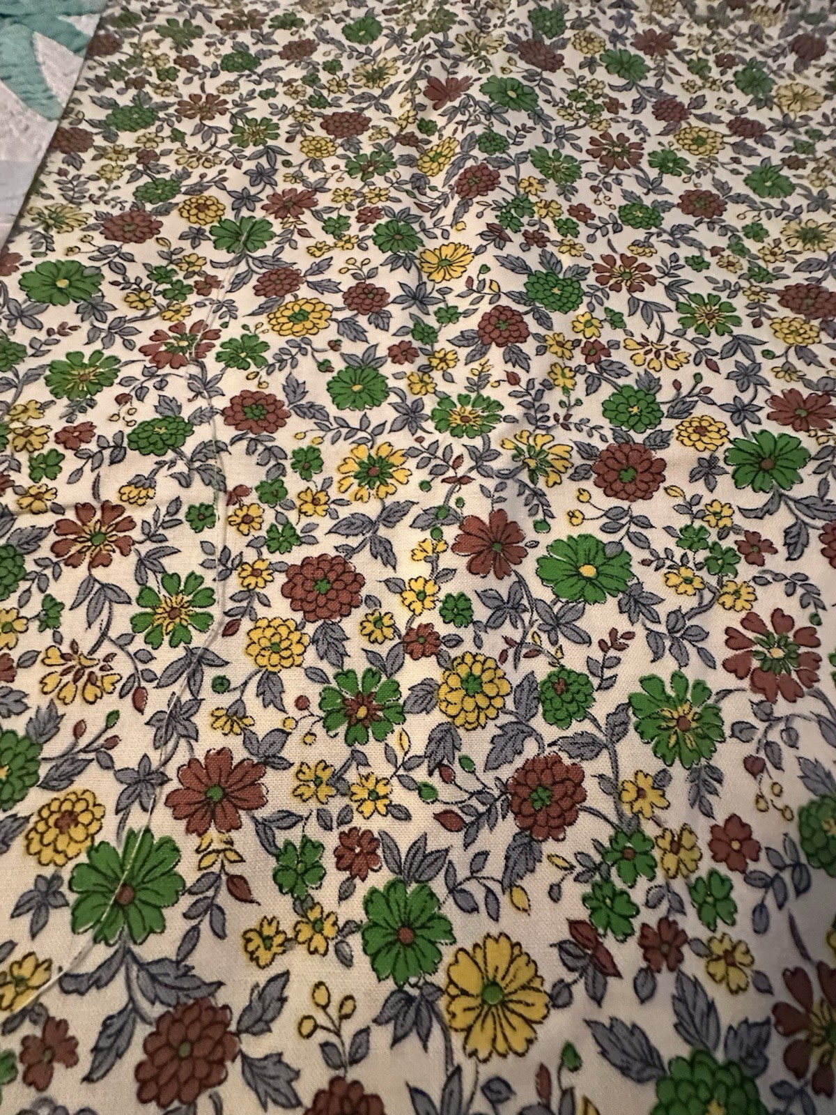 Vtg Indian Head Inc Fabric 4.66 Yds Cotton Mid Century 1960-70s Green Floral USA Vtg Indian Head Inc Fabric 4.66 Yds Cotton Mid Century 1960-70s Green Floral USA