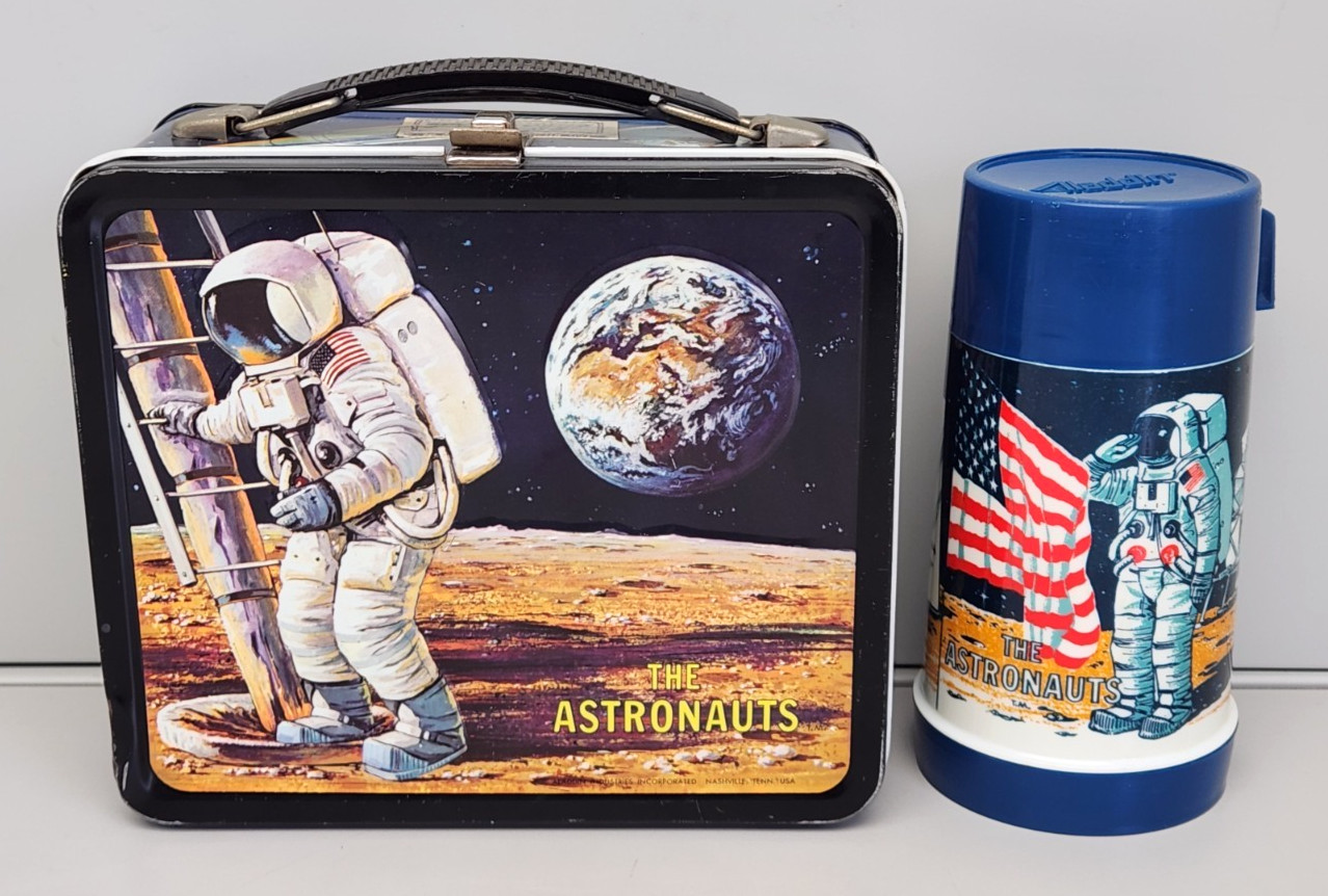 Vtg 1969 Aladdin The Astronauts Metal Lunch Box NASA Apollo 11 Moon w/ Thermos Vtg 1969 Aladdin The Astronauts Metal Lunch Box NASA Apollo 11 Moon w/ Thermos