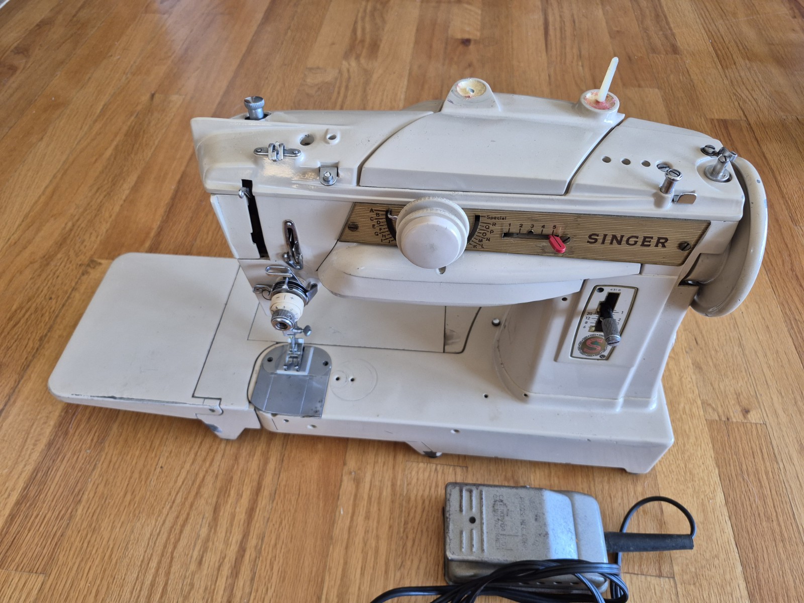 Rare Singer 431g Convertible Sewing Machine Made Germany Pedal Some Accessories Rare Singer 431g Convertible Sewing Machine Made Germany Pedal Some Accessories