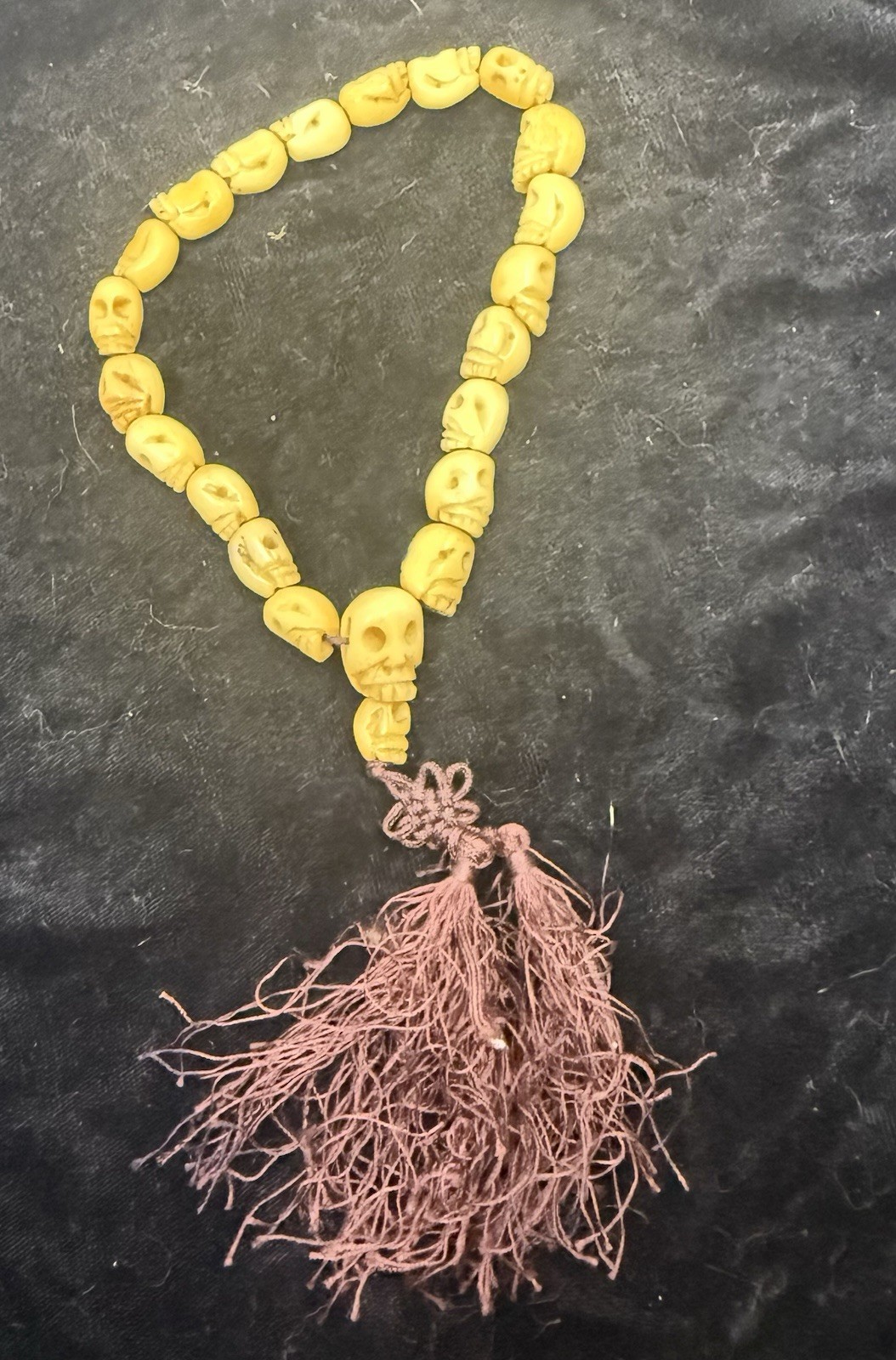 Antique Tibetan hand carved ￼tyle Skll Payer Beads 