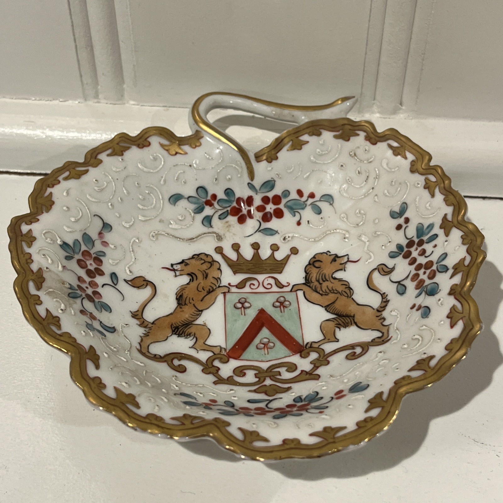 Antique Edmé Samson Porcelaine de Paris Armorial Bowl 8.25 Antique Edmé Samson Porcelaine de Paris Armorial Bowl 8.25